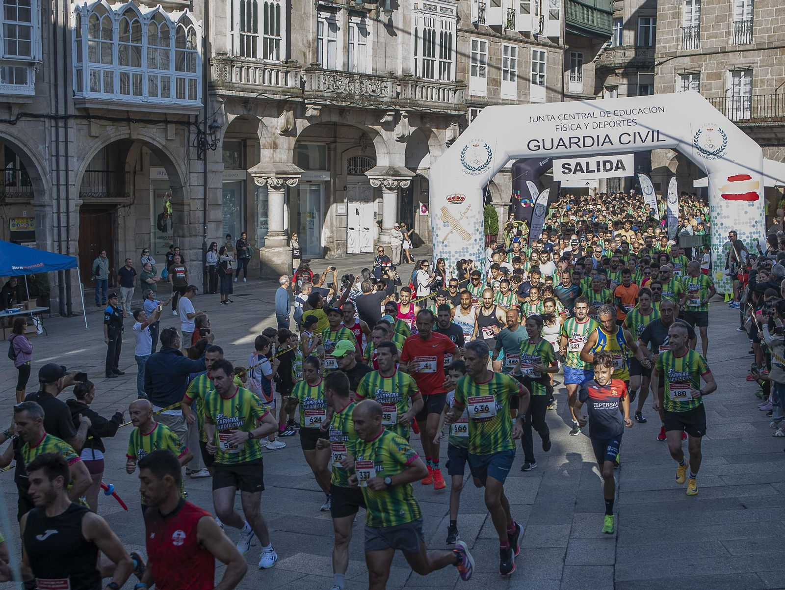 Galería | Ourense disfruta de la Carrera de la Guardía Civil un año más