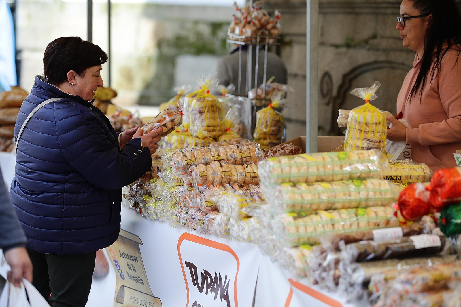 Galería | Las rosquillas protagonizan la fiesta de San Lázaro