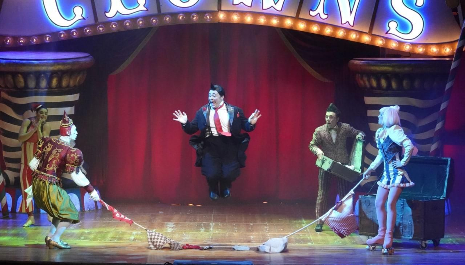 Imagen del espectáculo 'Clowns', estos días en el teatro García Barbón. // Vicente Alonso
