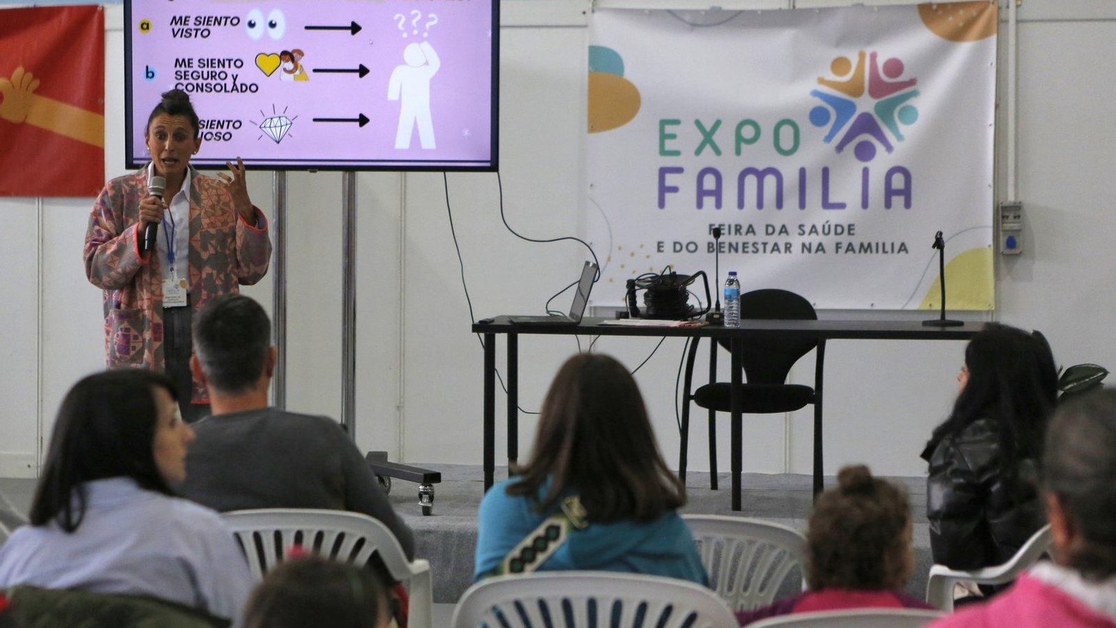 Unha das charlas celebradas este sábado en Expofamilia (foto: Marcos Atrio),