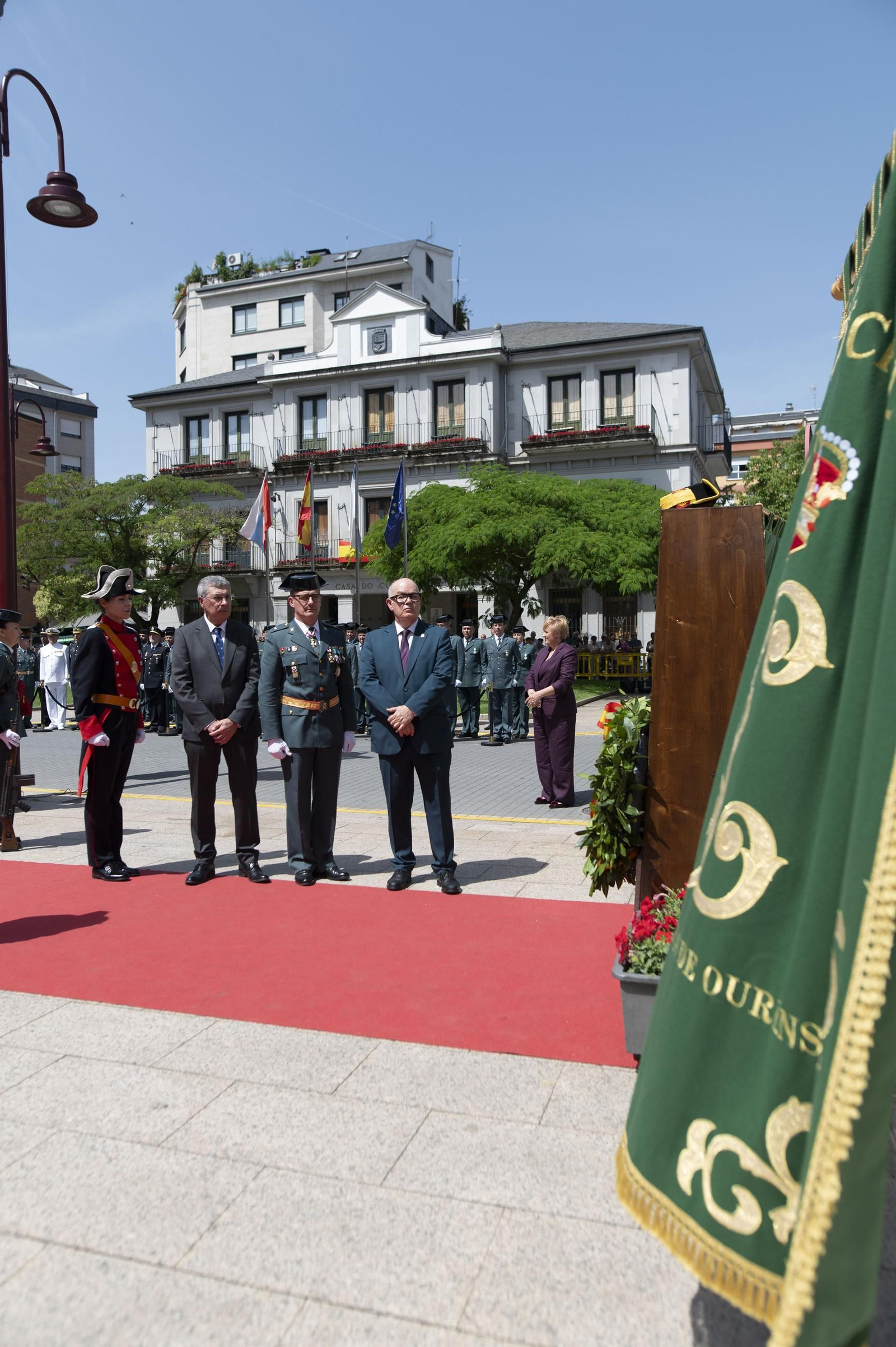Galería | O Barco de Valdeorras se vuelca con el 182 aniversario de la Guardia Civil