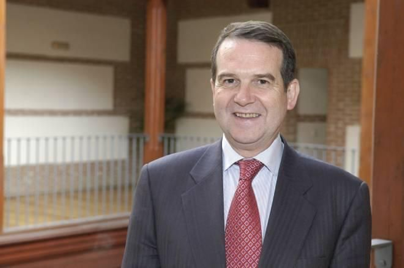 PSOE, Abel Caballero, Alcalde (2007-2011). Doctor en Economía por la Universidad de Santiago y ex presidente del Puerto de Vigo.