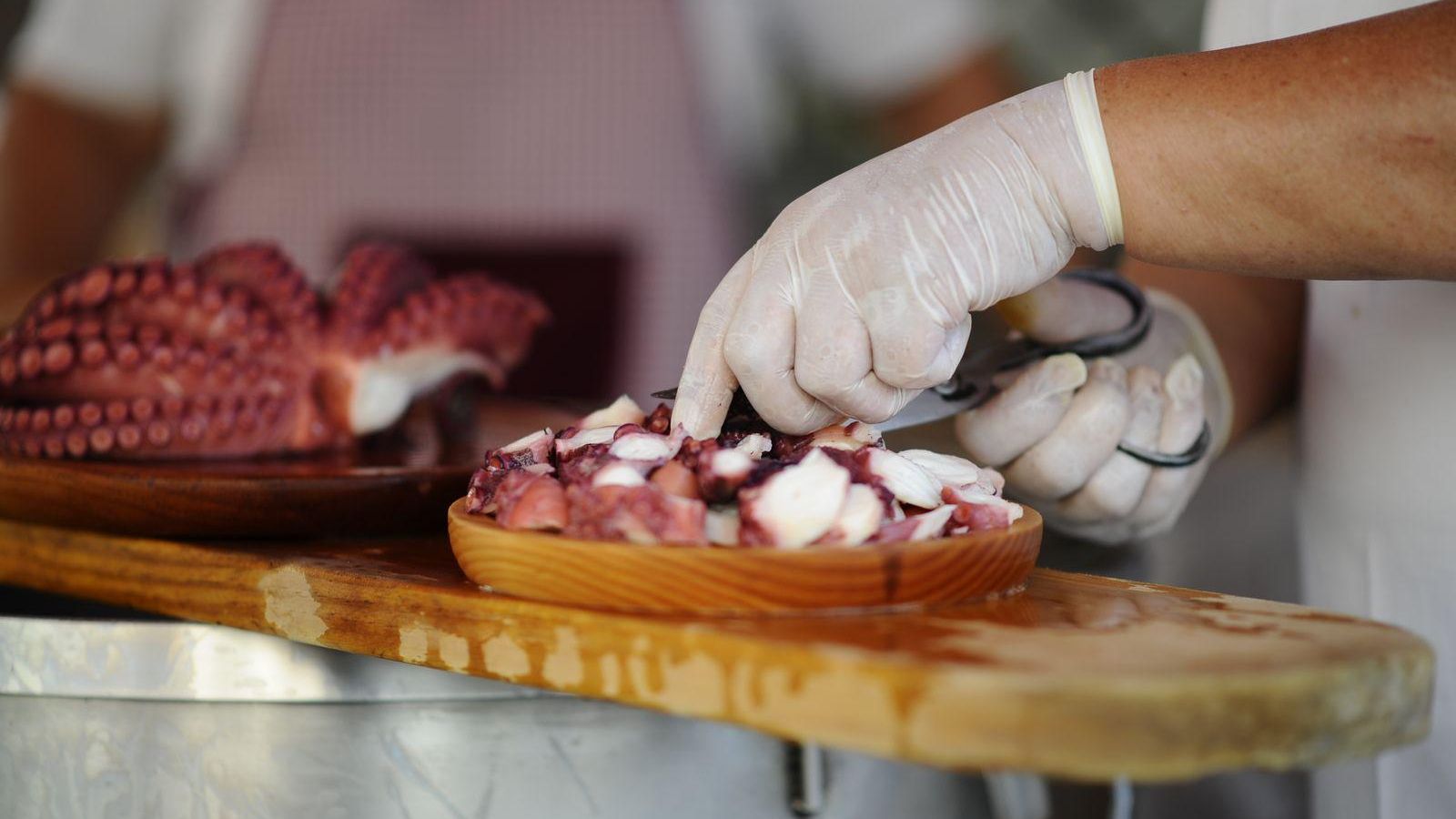 Ourense 2/8/20 Puestos de pulpeiras en la ciudad  Fotos martiño Pinal