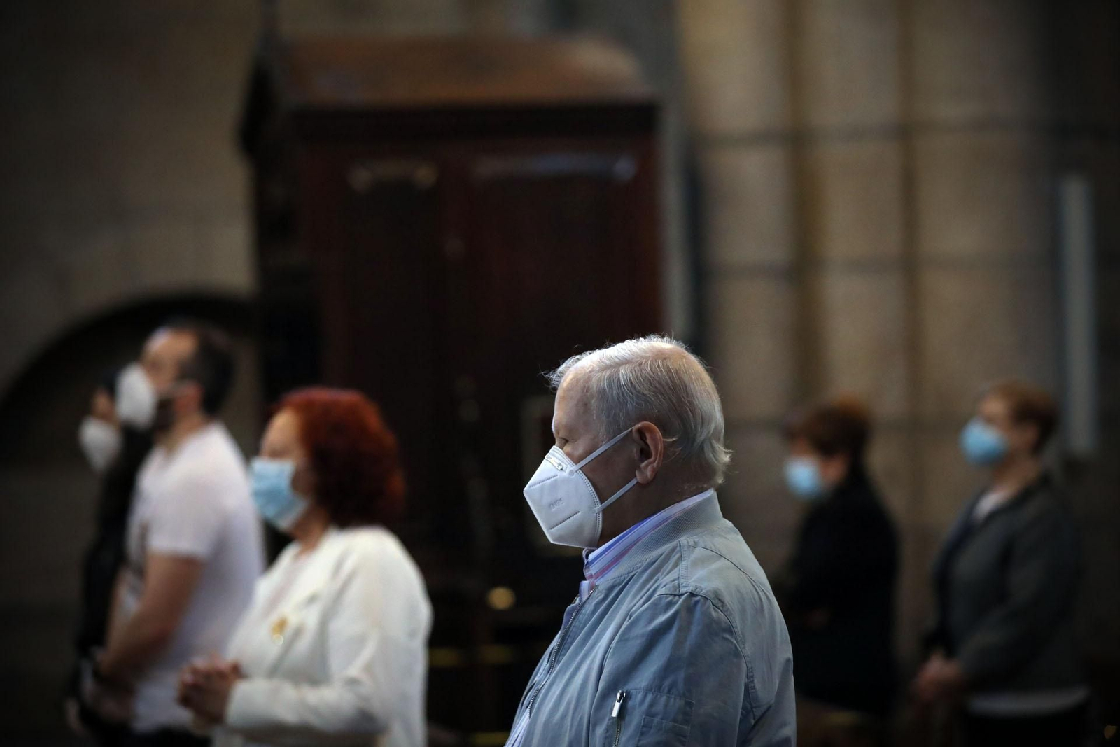 Los fieles regresan a la Catedral // FOTO: JOSÉ PAZ