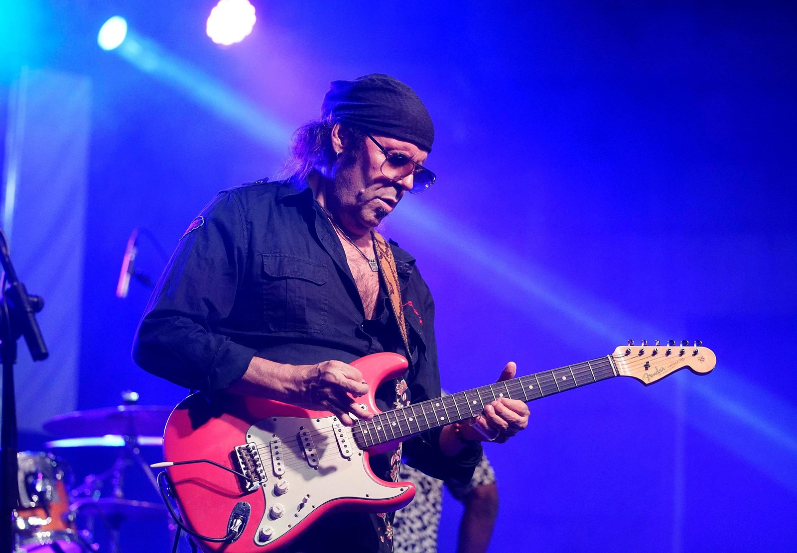 Javier Vargas con la guitarra (2)