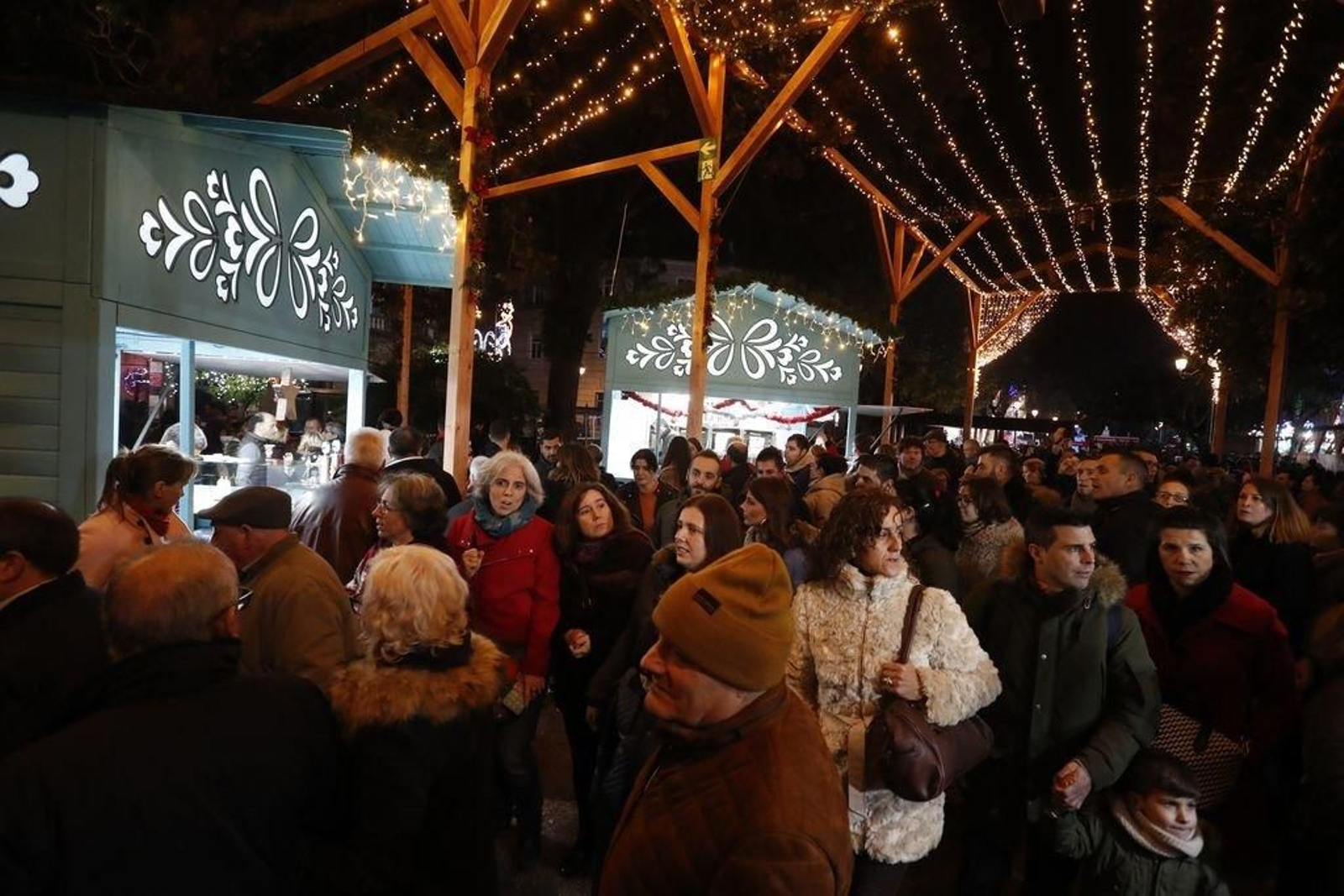 Los turistas invaden Vigo en el Puente103