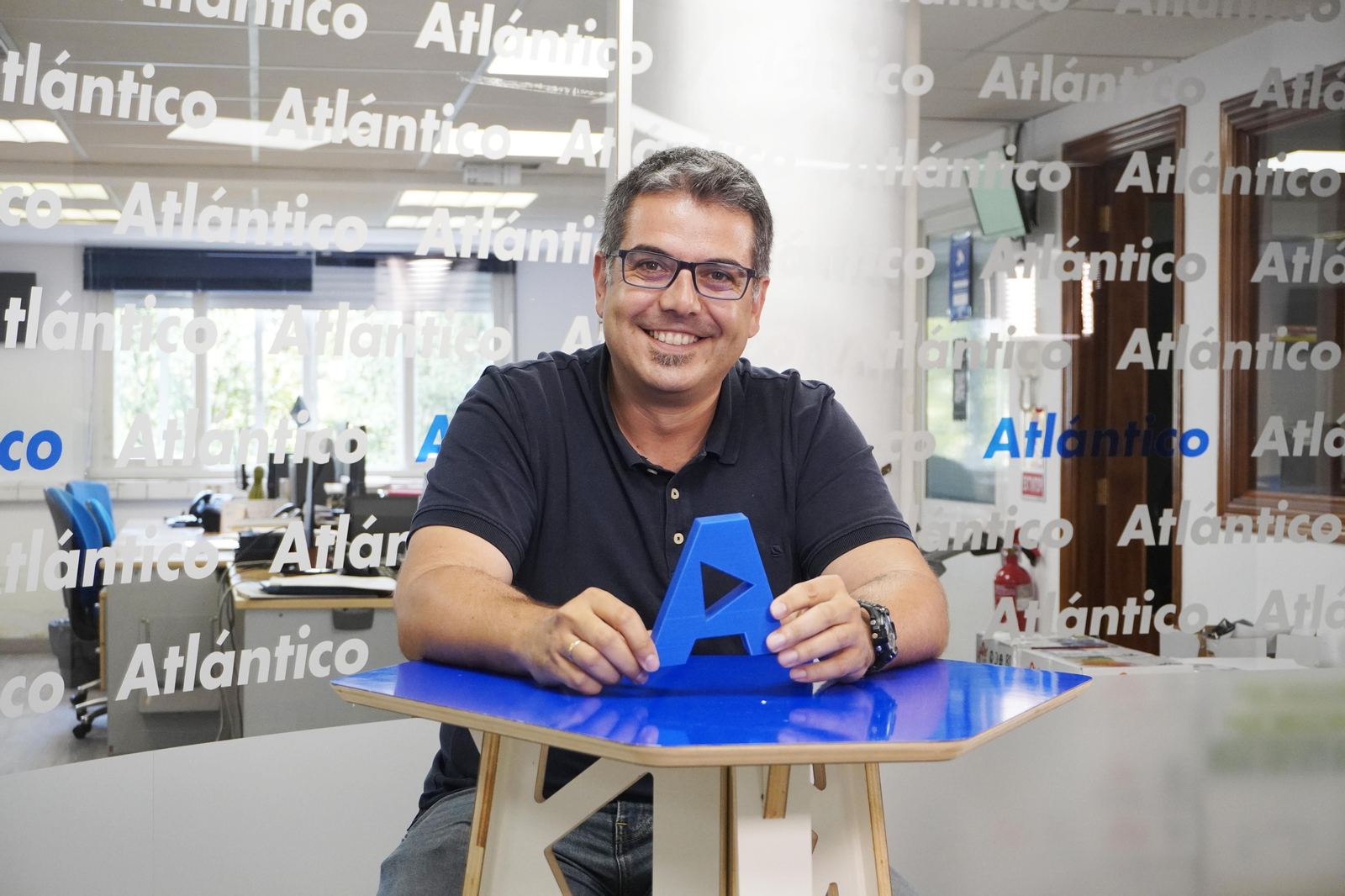 Roberto Giráldez, en el set de Atlántico TV. // Pedro Iglesias