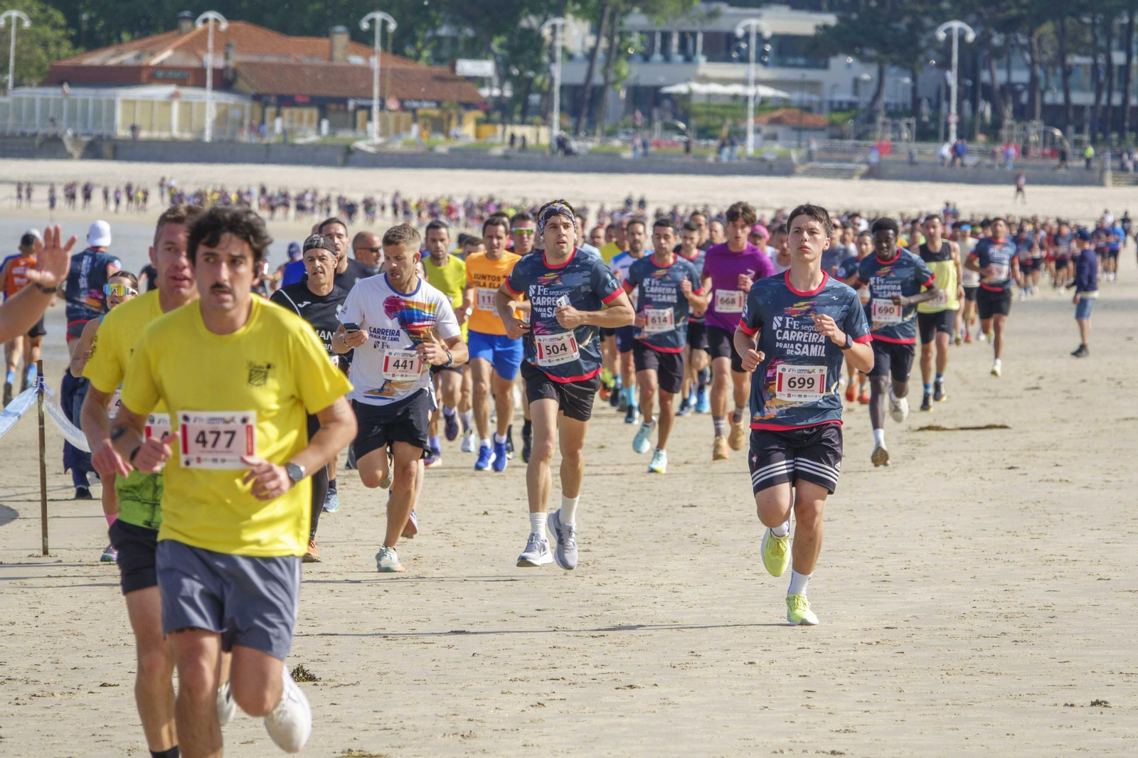 Galería | 1.000 corredores inundan Samil