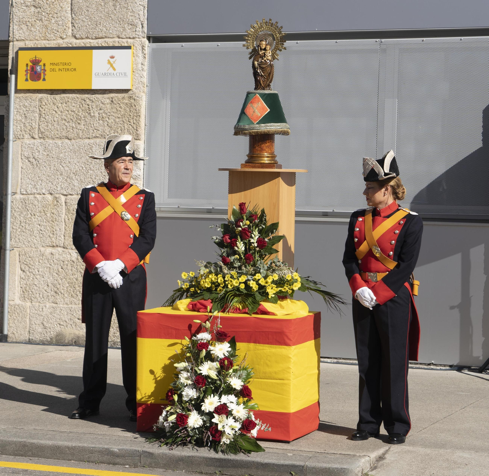 Galería | La Guardia Civil celebra el Día del Pilar en Vigo