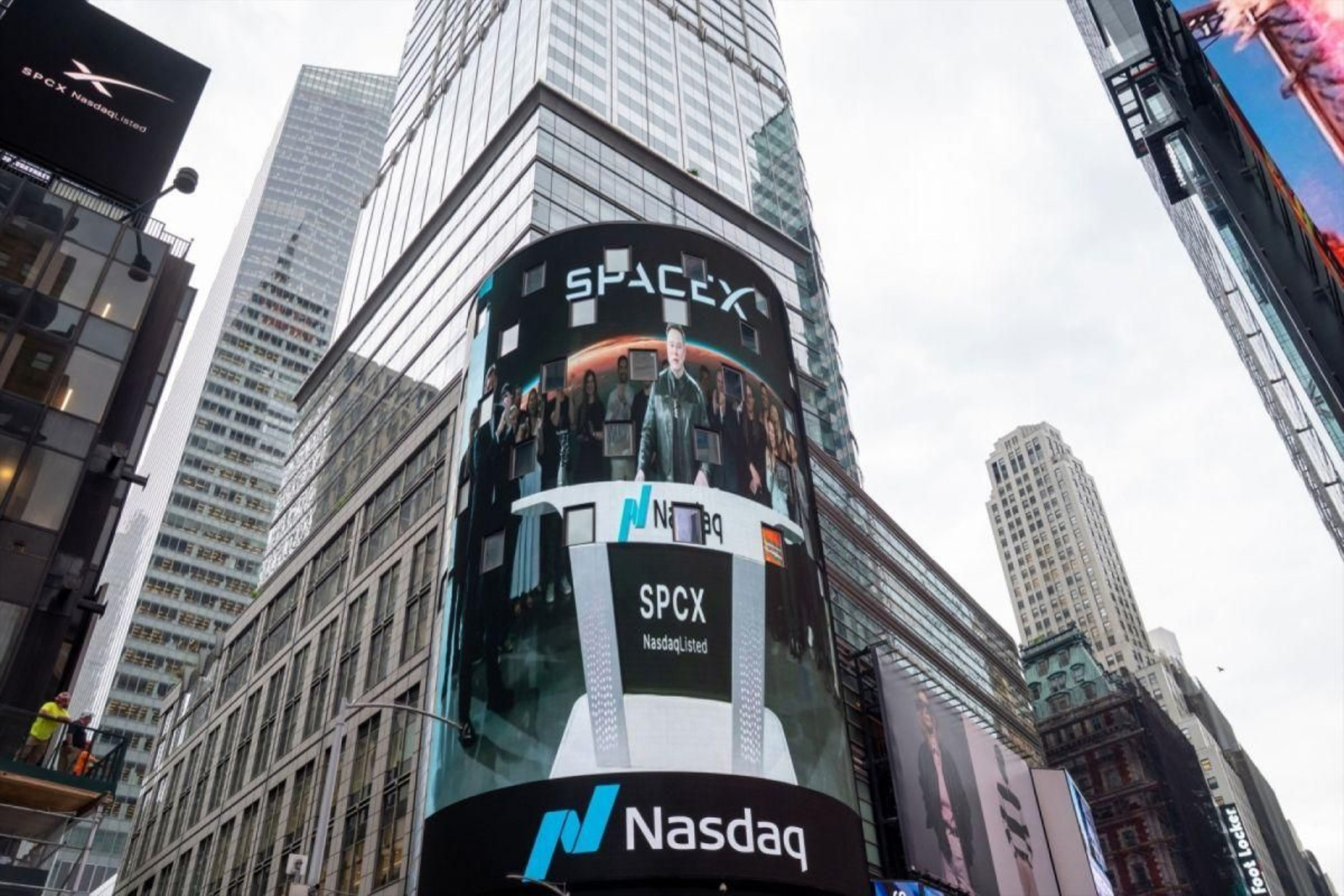 Un anuncio de SpaceX en Nueva York.