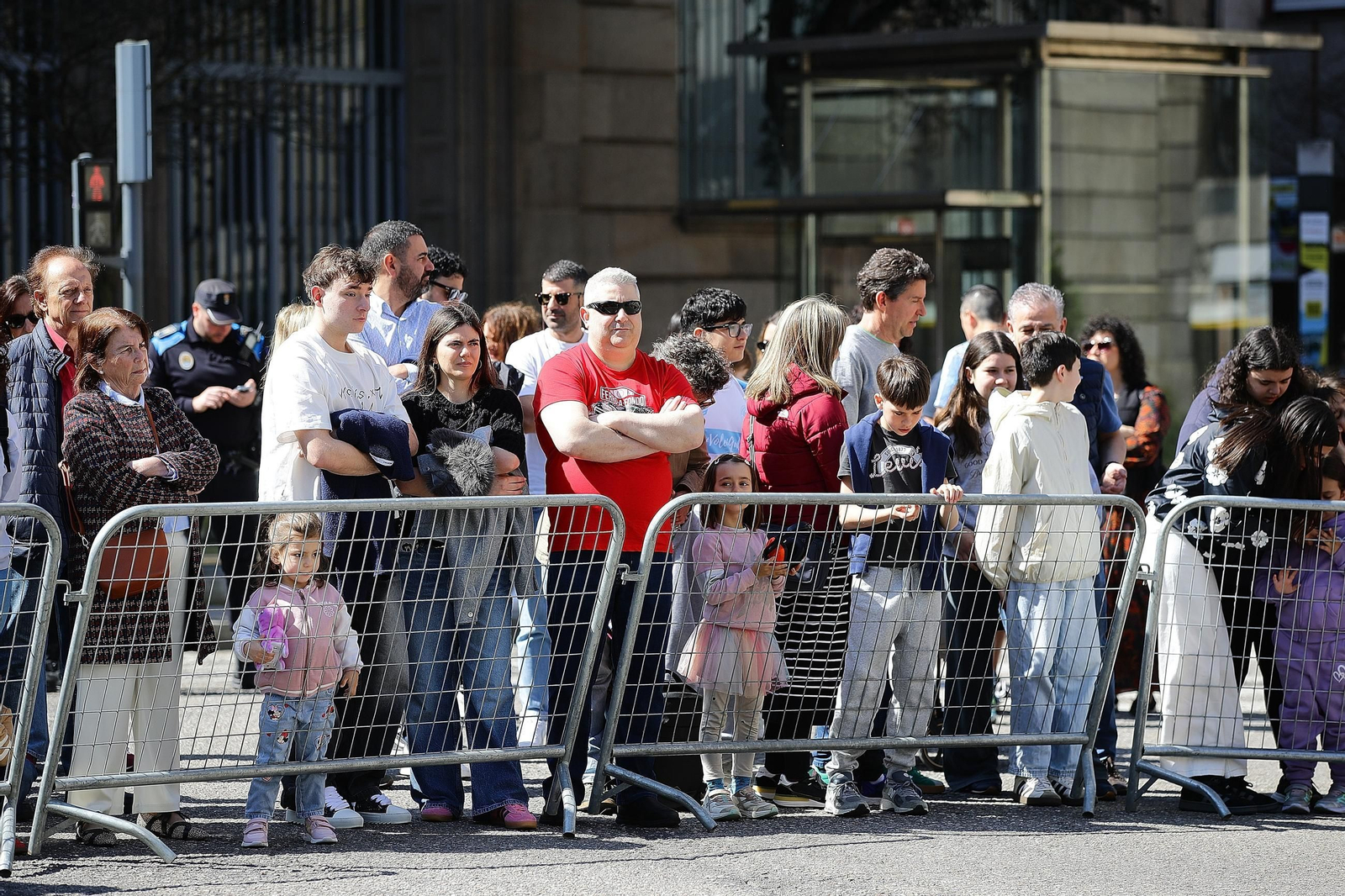 Galería |  Las Madamitas y el buen tiempo conquistan San Lázaro