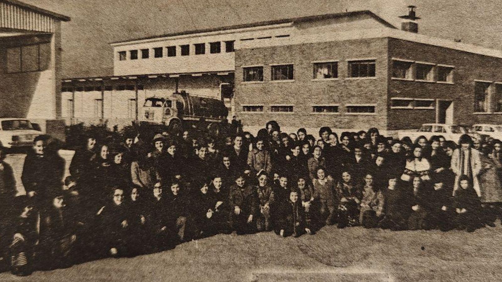 Alumnas del colegio Divina Pastora en las instalaciones de Uteco.