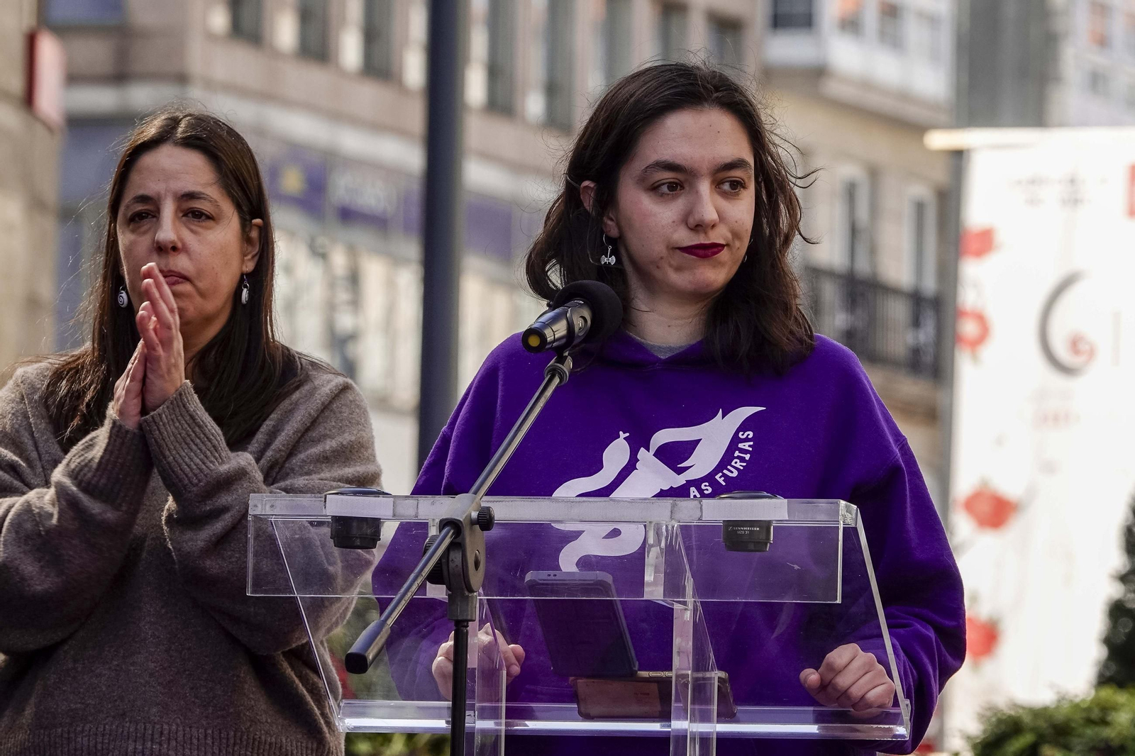 Galería | Las calles de Vigo se pintan de morado por el Día Internacional de la Mujer