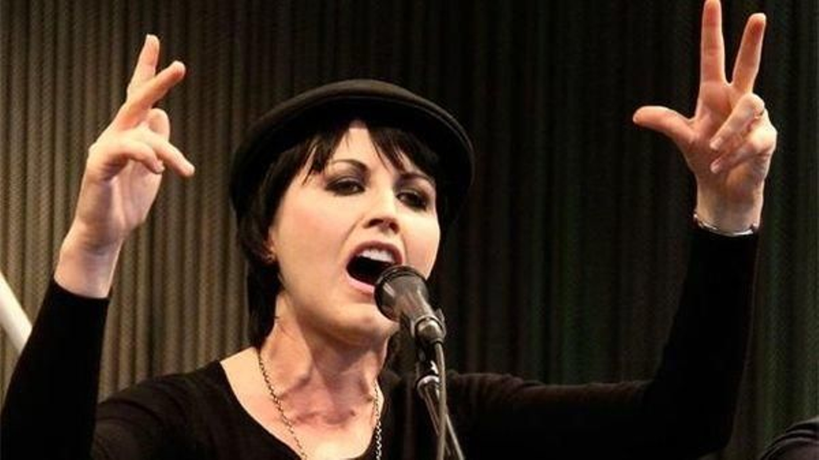 Dolores O'Riordan.