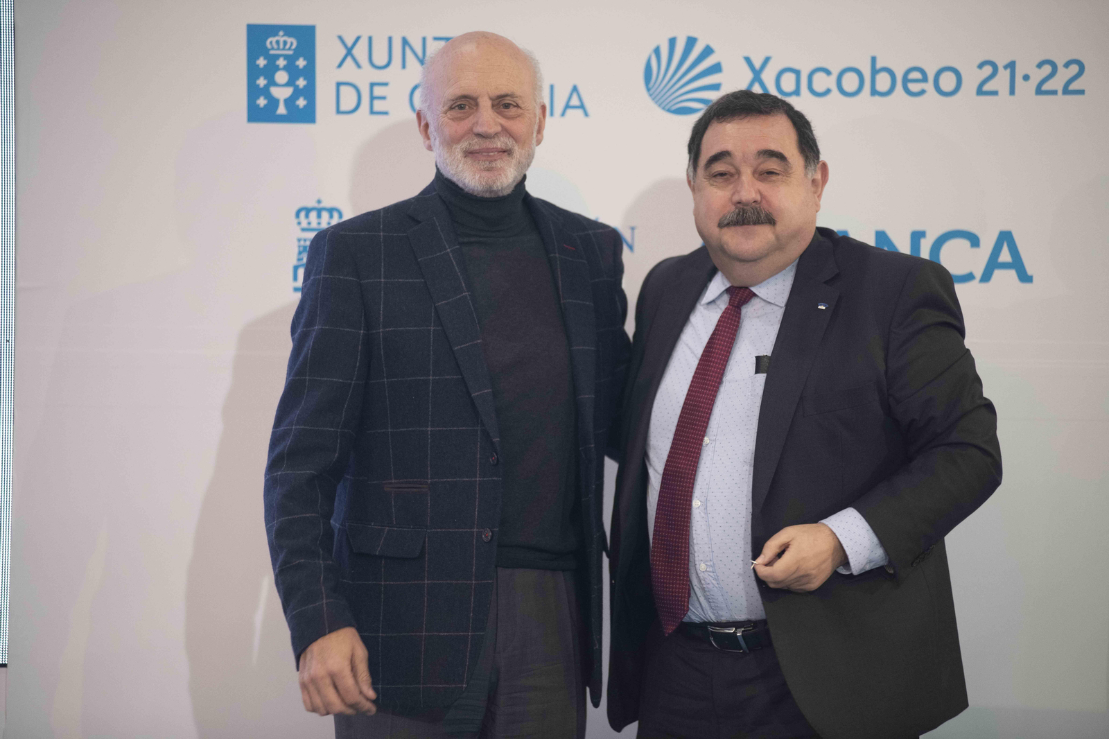 RECONOCIMIENTO A EXPRESIDENTES: Manuel Cabezas, líder de la CEO en 1993. 
Foto: Xesús Fariñas