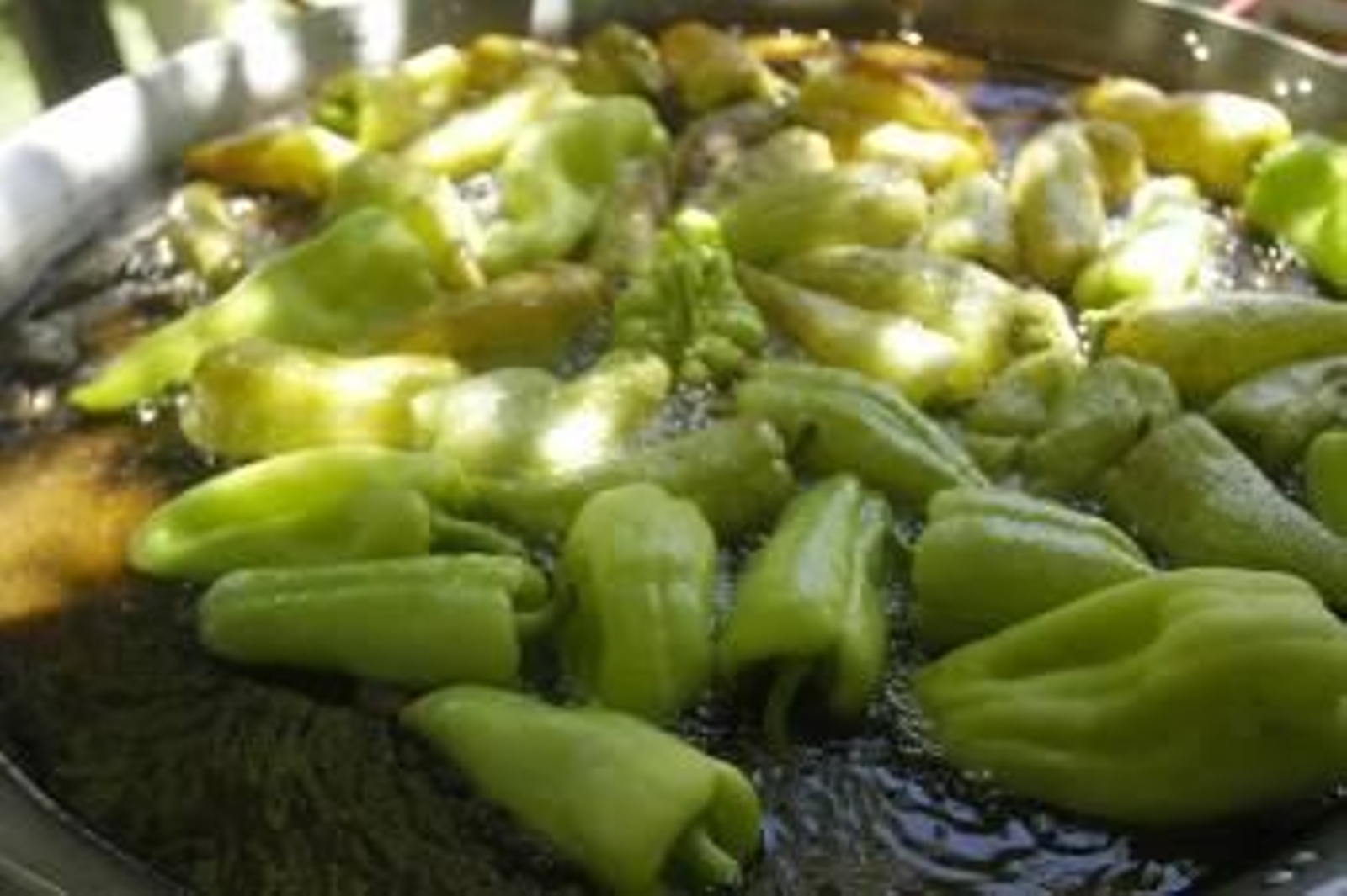 Pimientos de Oímbra. La imagen corresponde a la fiesta organizada en verano. (Foto: MIGUEL ÁNGEL)