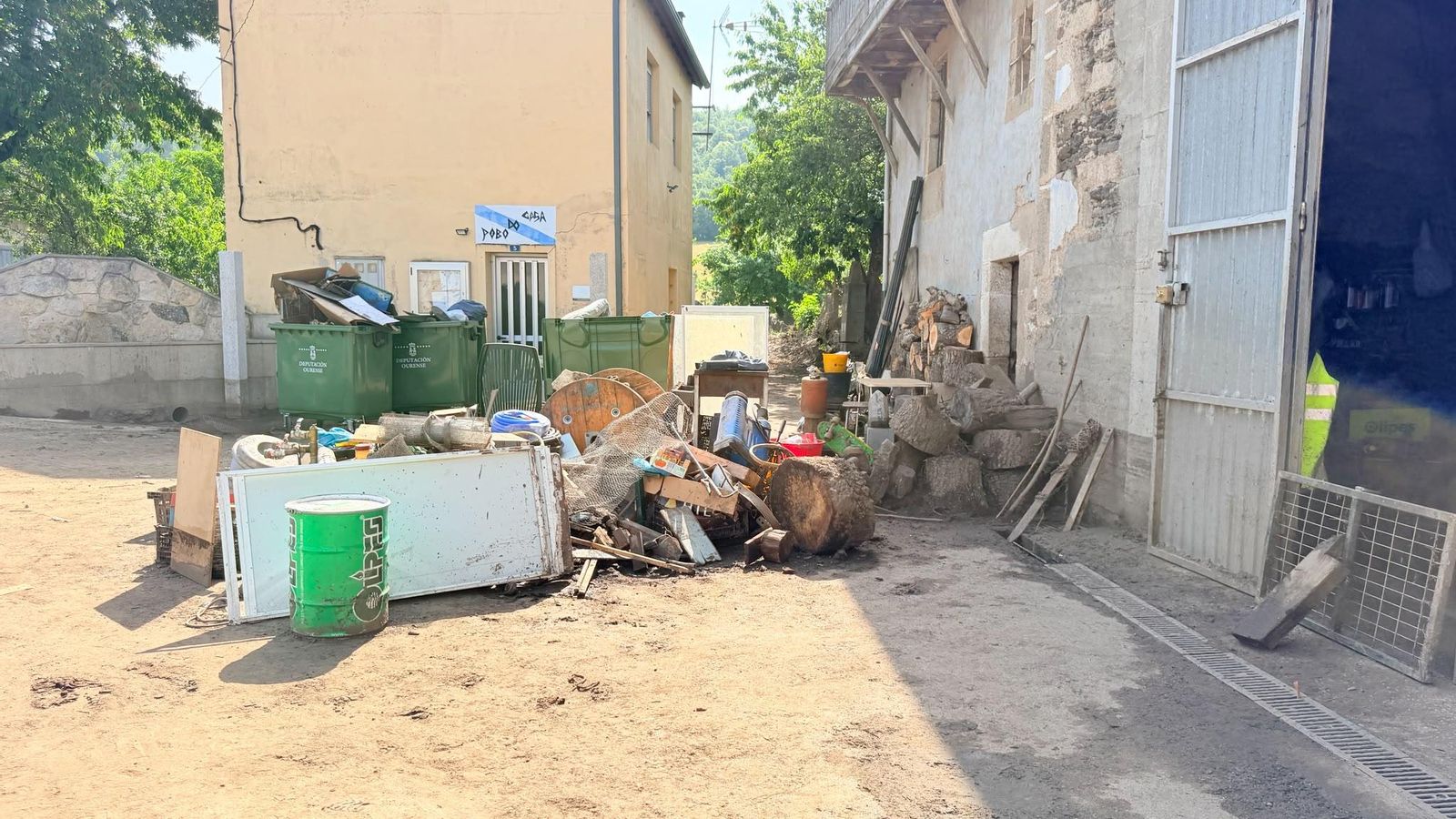 A Bouza, arrasada, reclama ayuda cuatro días después de la riada, en fotos