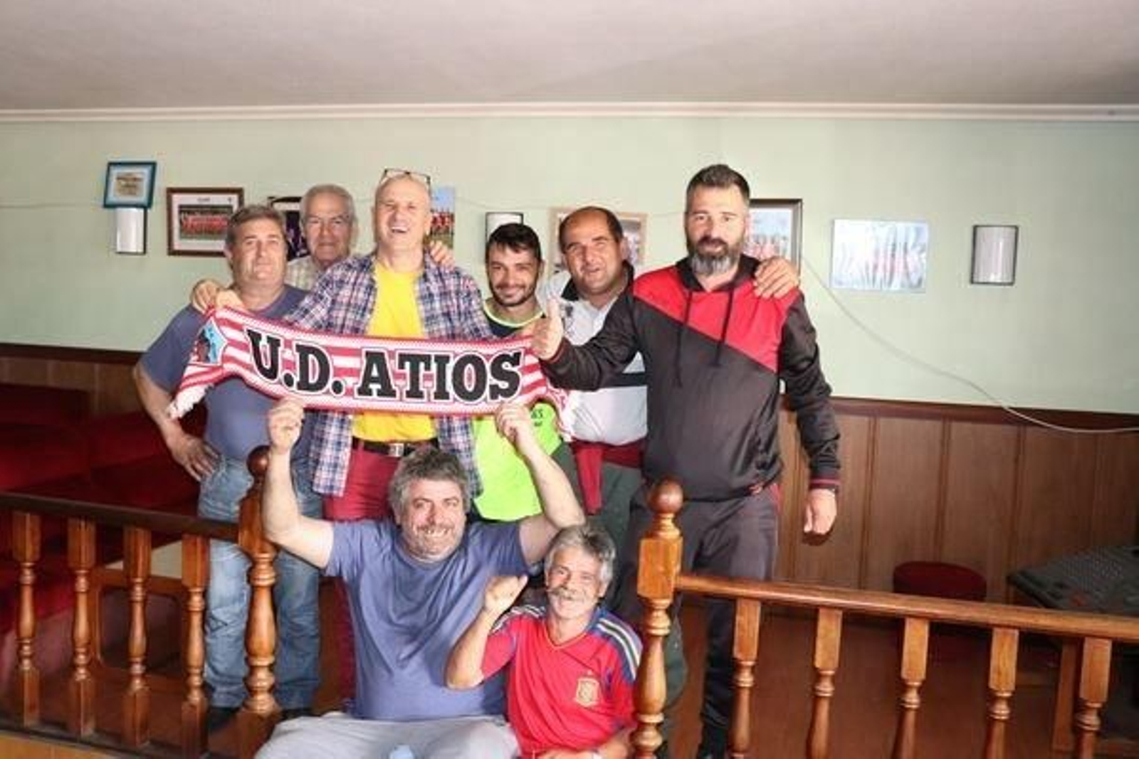 Algunos aficionados del Atios en el Bar Hiroshima.