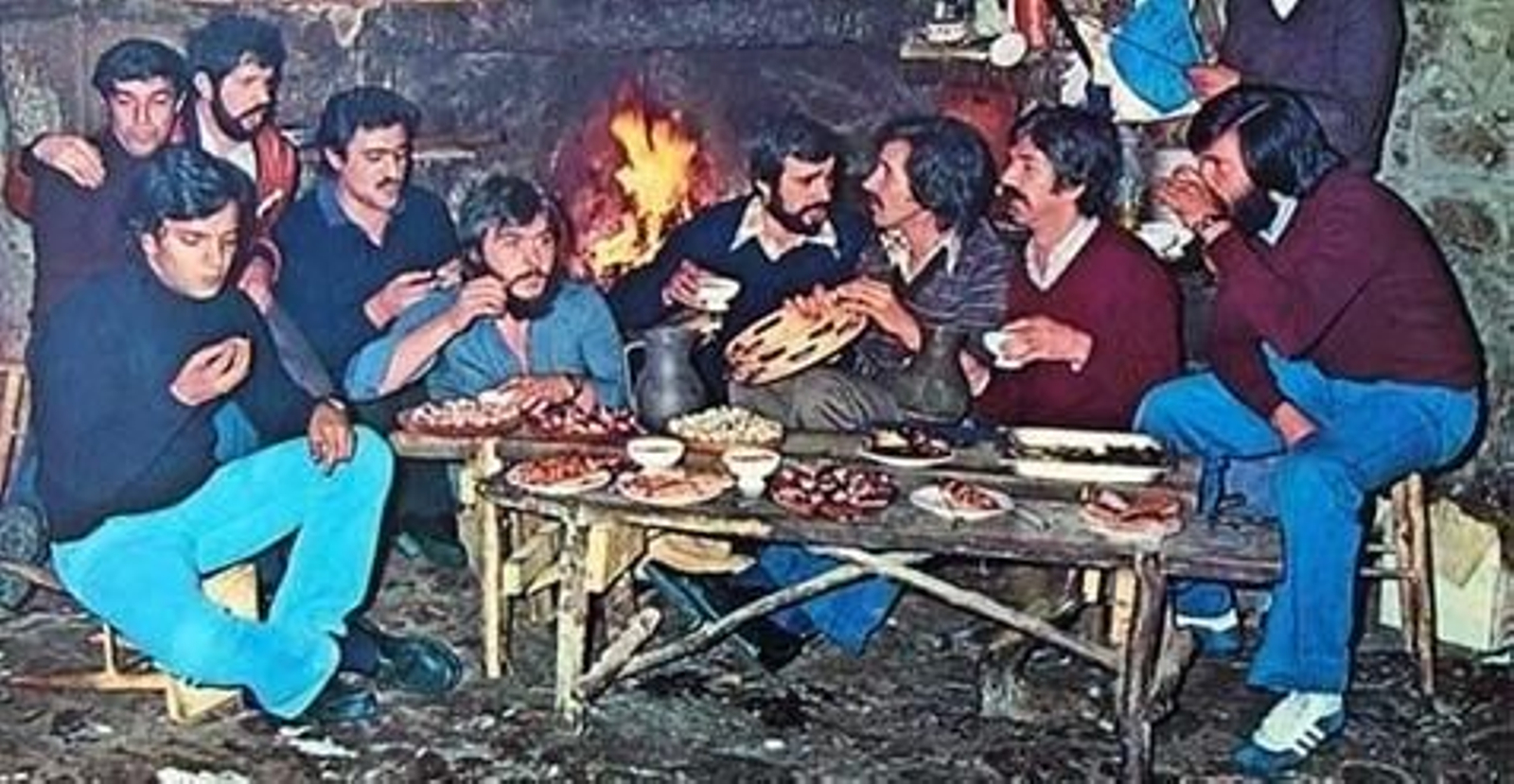 A Roda, facendo o que mellor saben facer, ser enxebres.