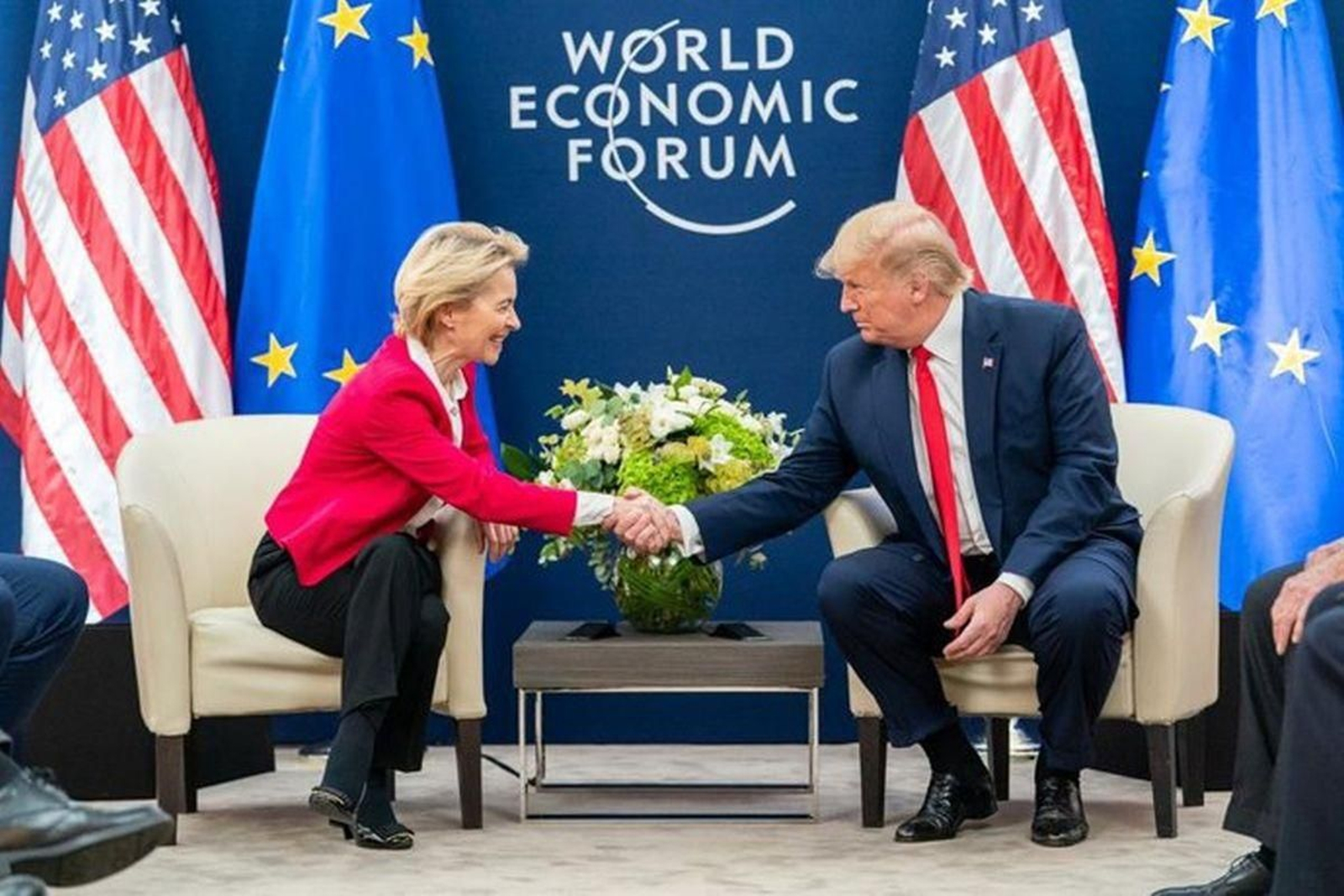 Ursula von der Leyen y Donald Trump, durante un encuentro en el foro de Davos (Suiza).