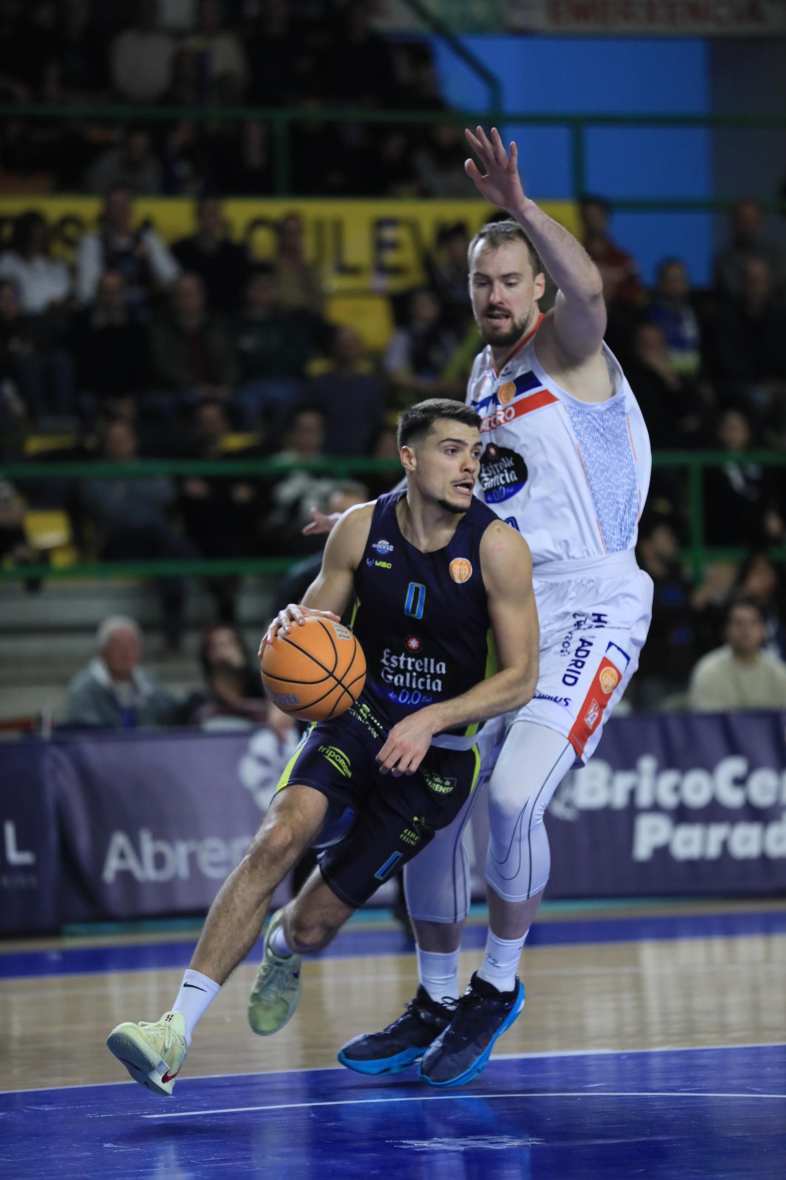 Galería | El Pazo, a reventar para el derbi COB-Obradoiro
