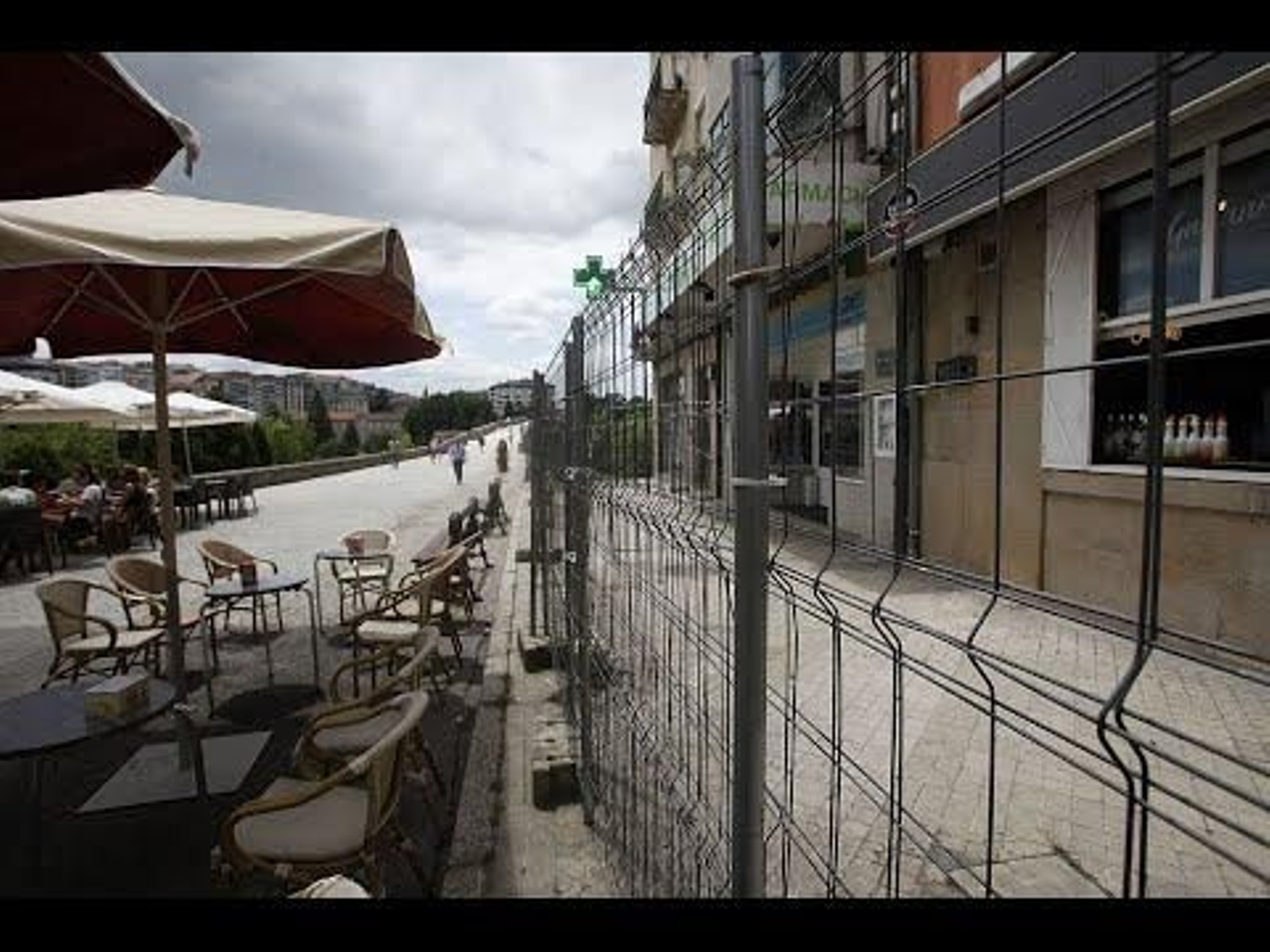Así permanece el acceso al Puente Romano de Ourense