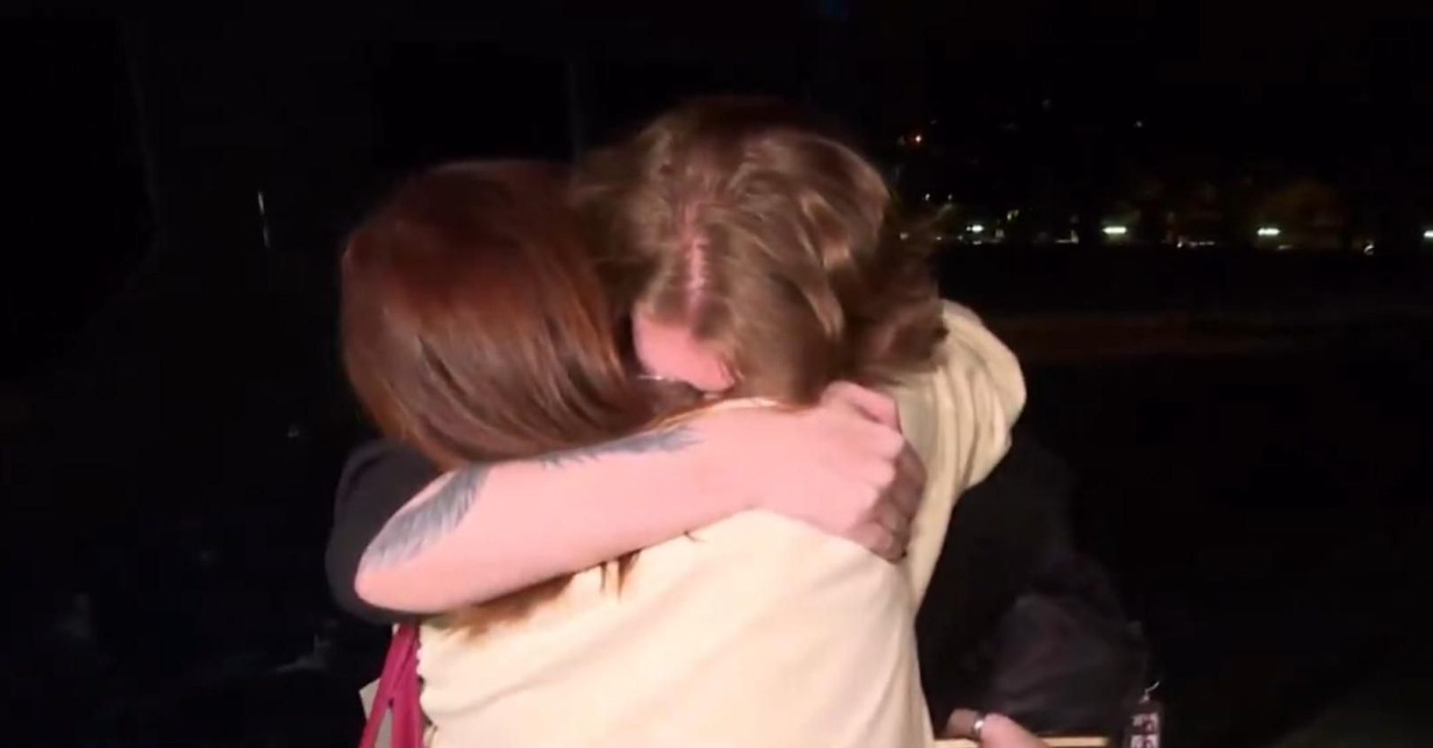 Eric se reencuentra con su familia