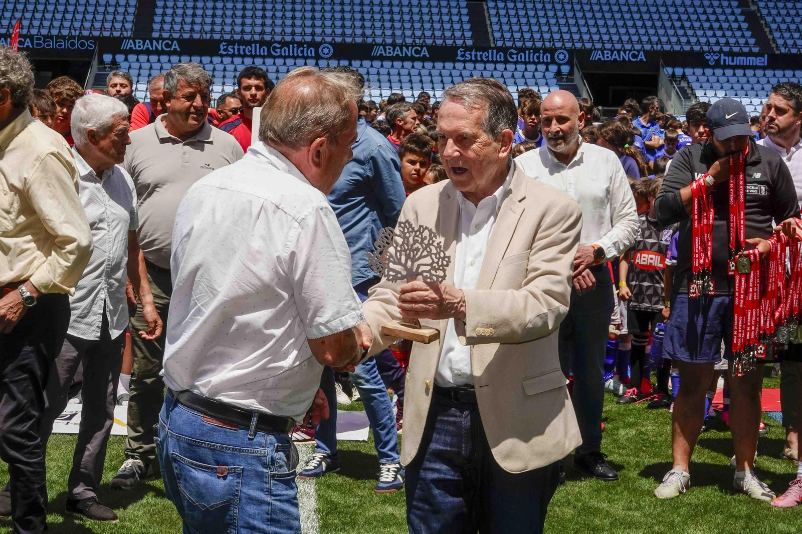 Galería | Balaídos despide la Vigo Cup con el acto de clausura y entrega de medallas