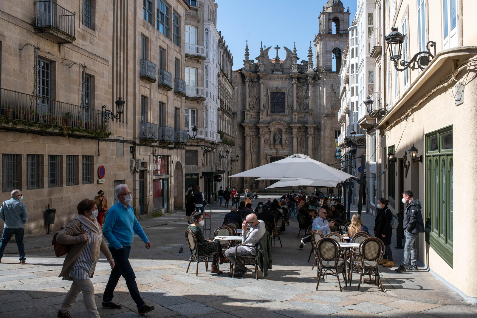 Ambiente de terrazas en la zona de vinos de la ciudad. (FOTO: ÓSCAR PINAL)