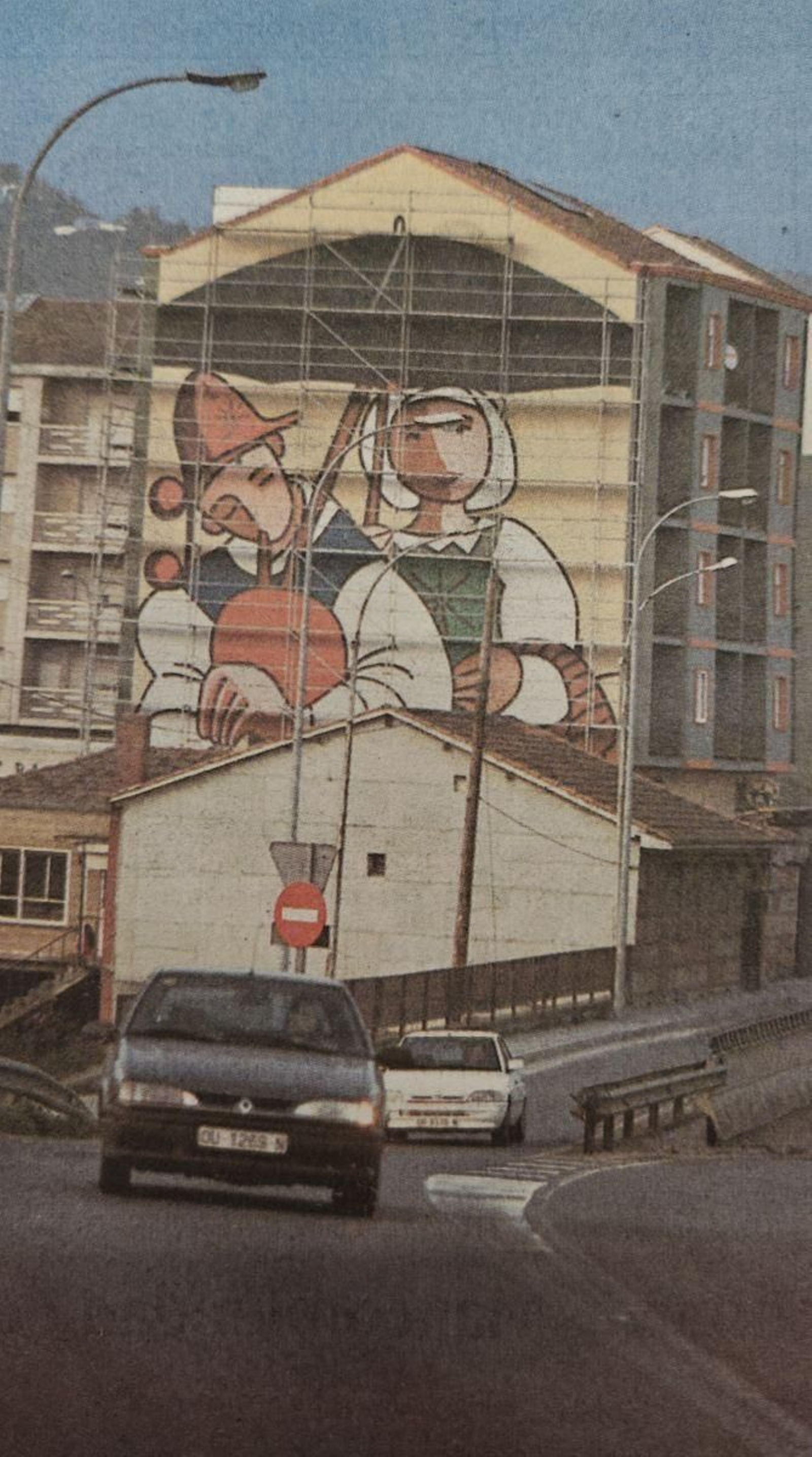 El nuevo mural en la rotonda de Ervedelo.