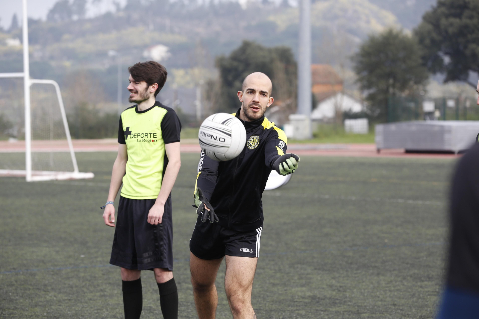 El juego con las manos es fundamental.//
Foto: Xesús Fariñas