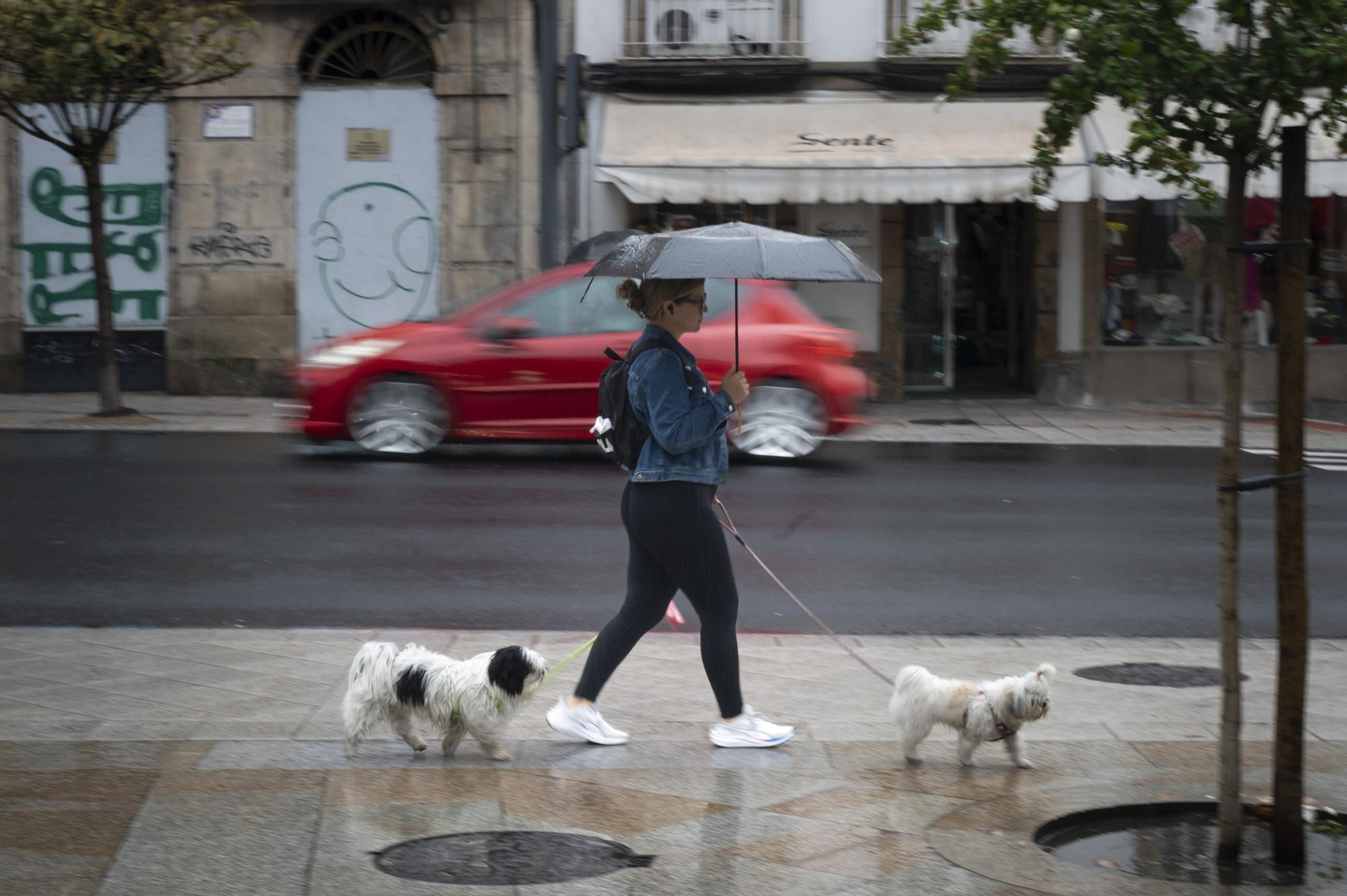 Galería | Otra tarde de agosto pasada por agua en Ourense
