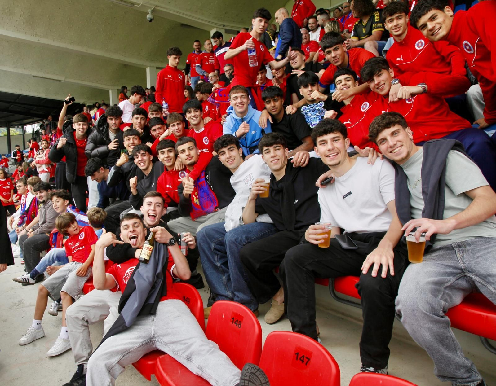 Galería | El Estadio de O Couto vibra con un partido para la historia de la UD Ourense