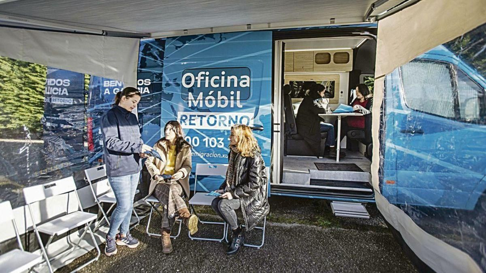 Oficina de Retorno móbil para atender as consultas dos galegos do exterior.
