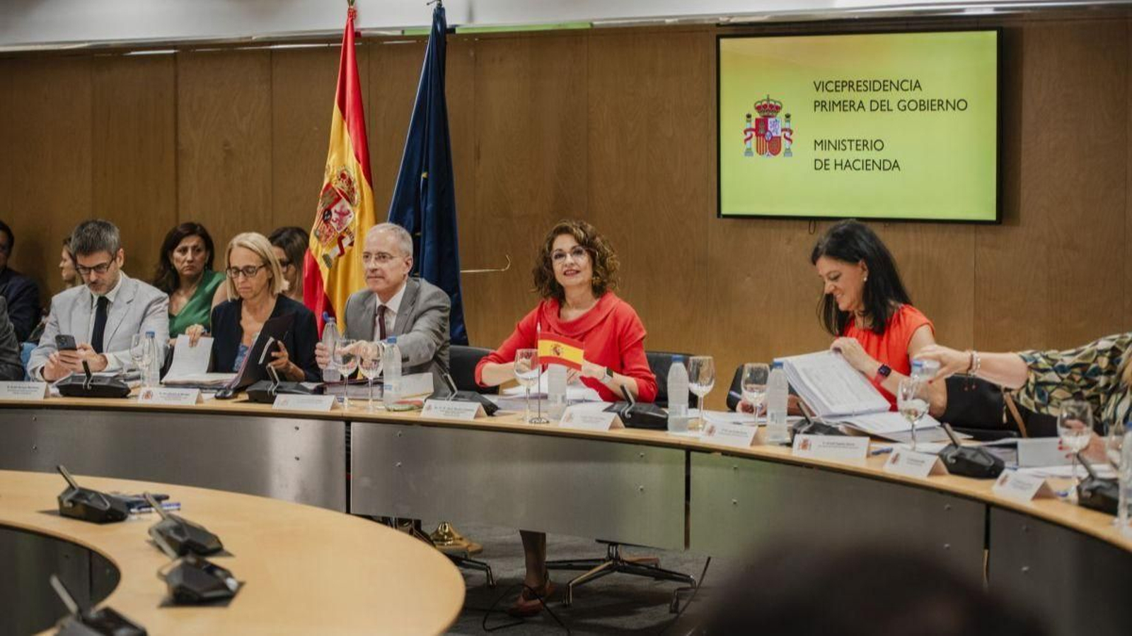 La vicepresidenta María Jesús Montero (c), en el Consejo de Política Fiscal y Financiera del año pasado.