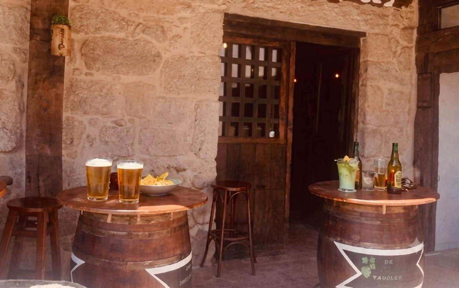 Tradición y modernidad: Os Faroles propone un punto de encuentro de ocio diferenciado en Barbadás.