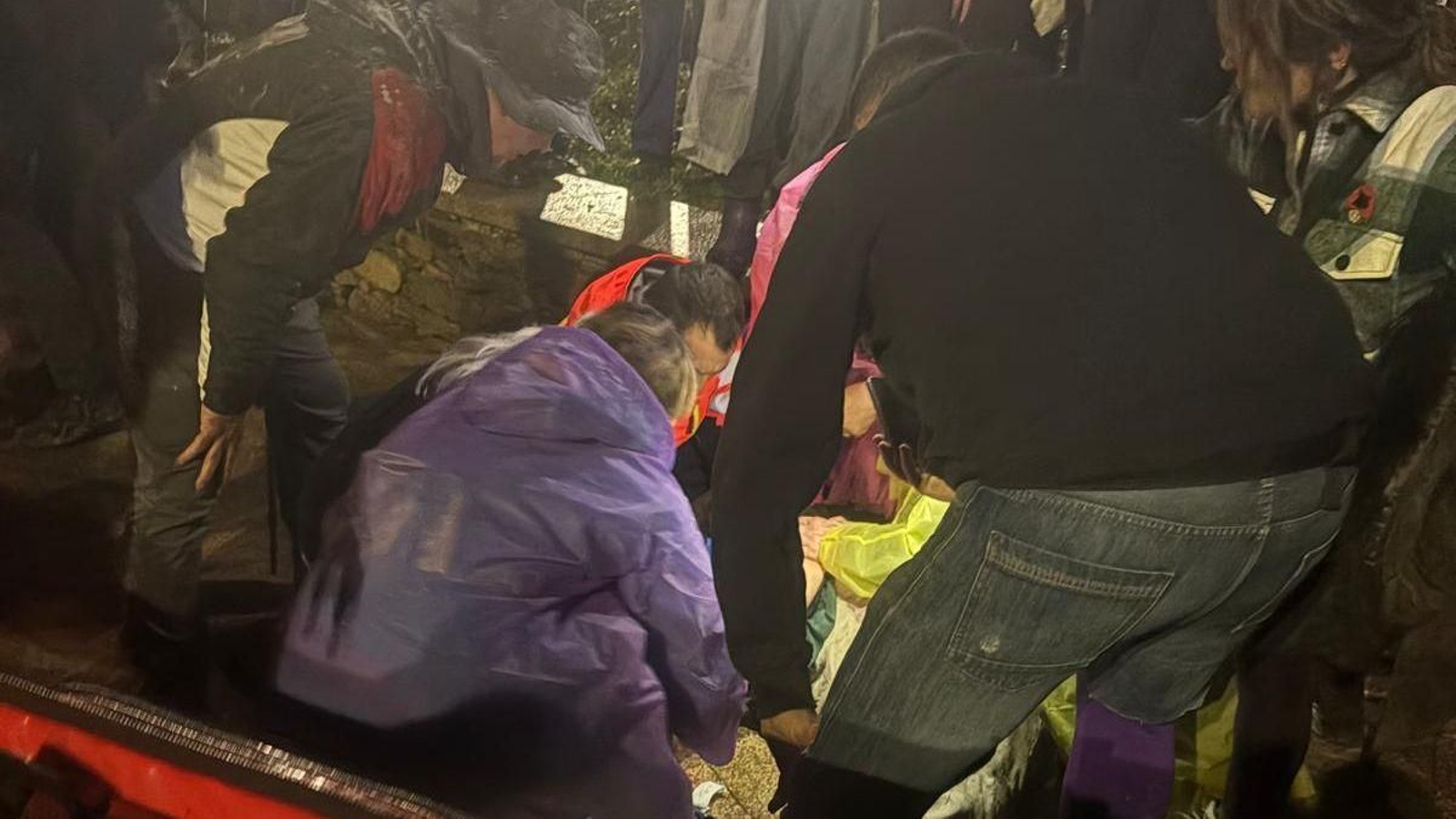 Momento en el que el herido era atendido por los servicios de emergencia