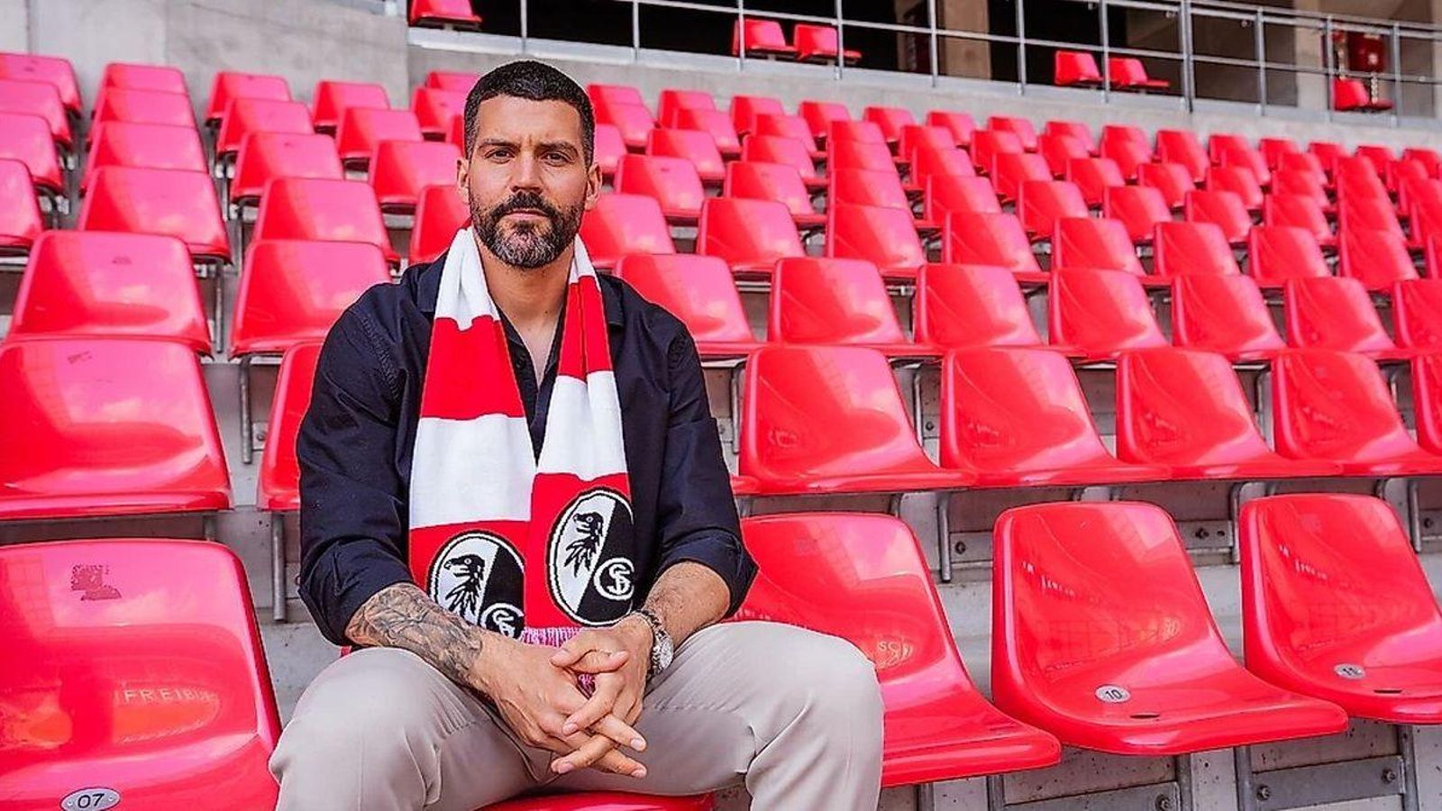 El veterano zaguero de 34 años firmó el pasado verano por el Friburgo.