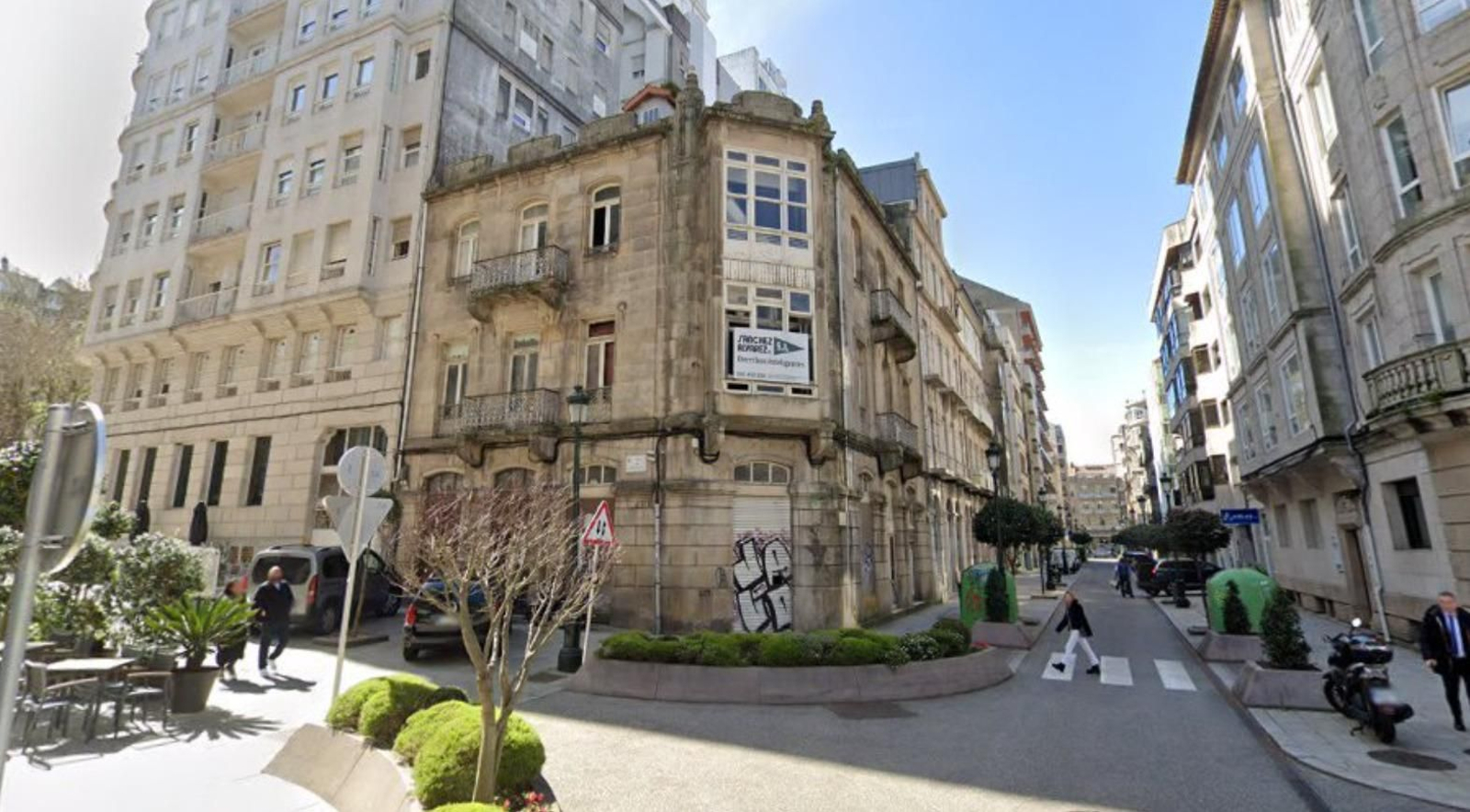 El edificio en el número 3 de Pablo Morillo, en el cruce con la calle Luis Taboada.