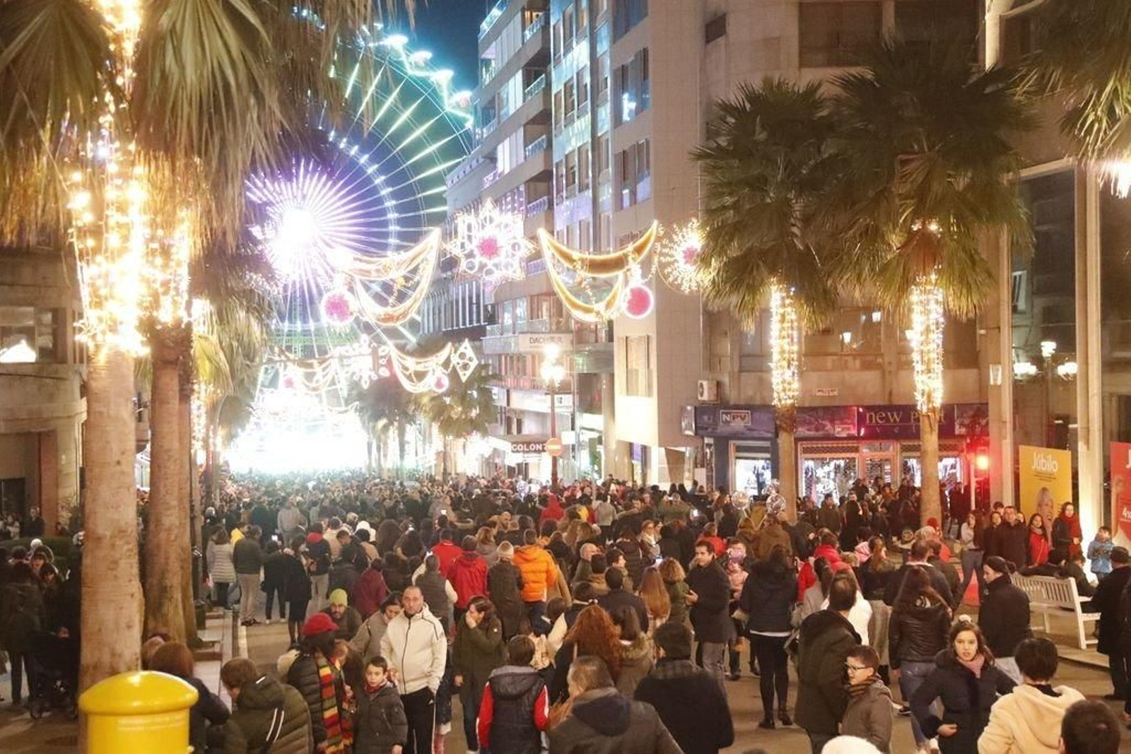 Los turistas invaden Vigo en el Puente190