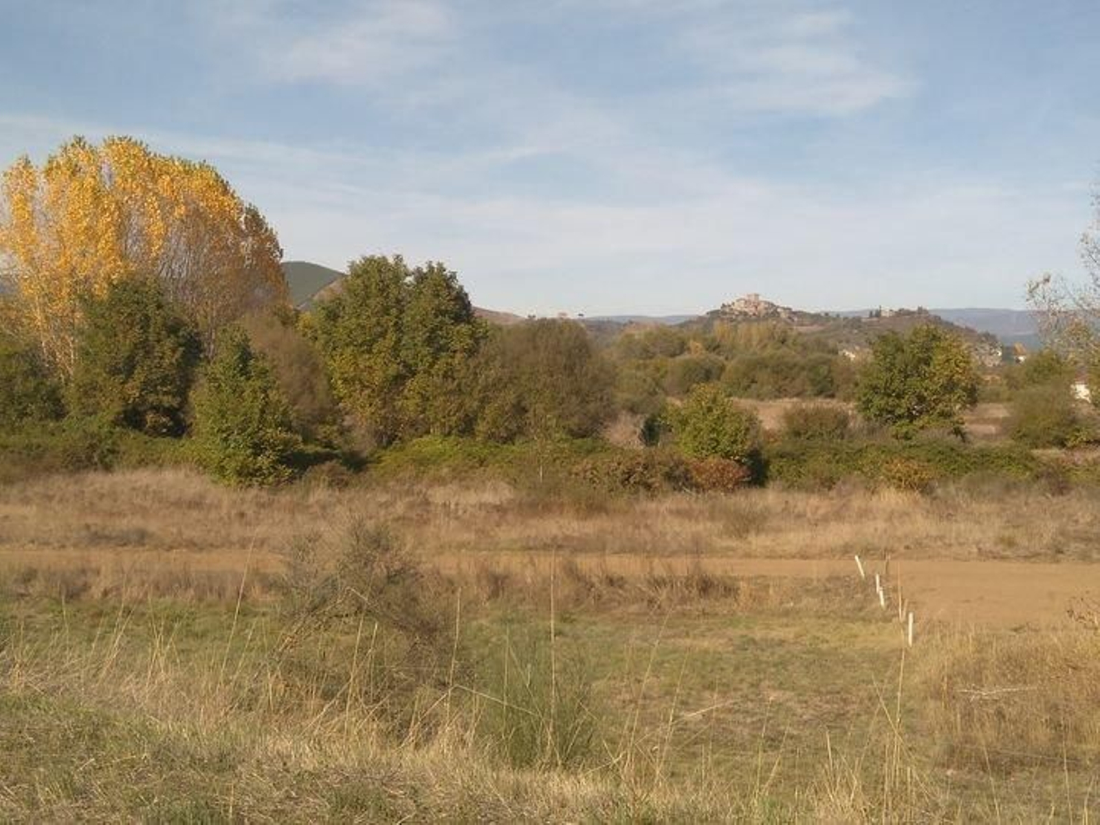 Zona de Queizás, en el Concello de Verín, donde se construirá el nuevo puente.