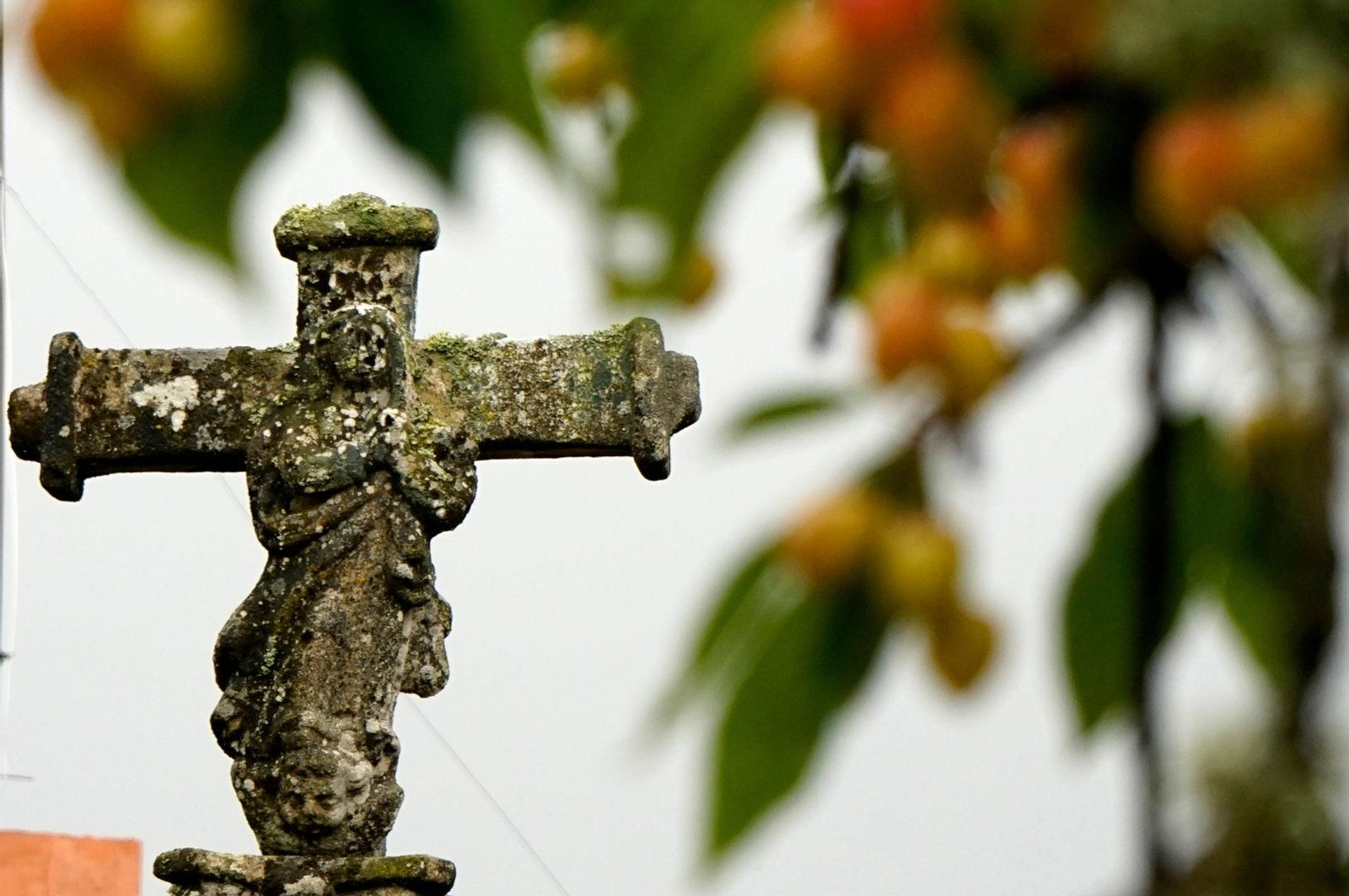 Cruceiro de la iglesia de Ourille.