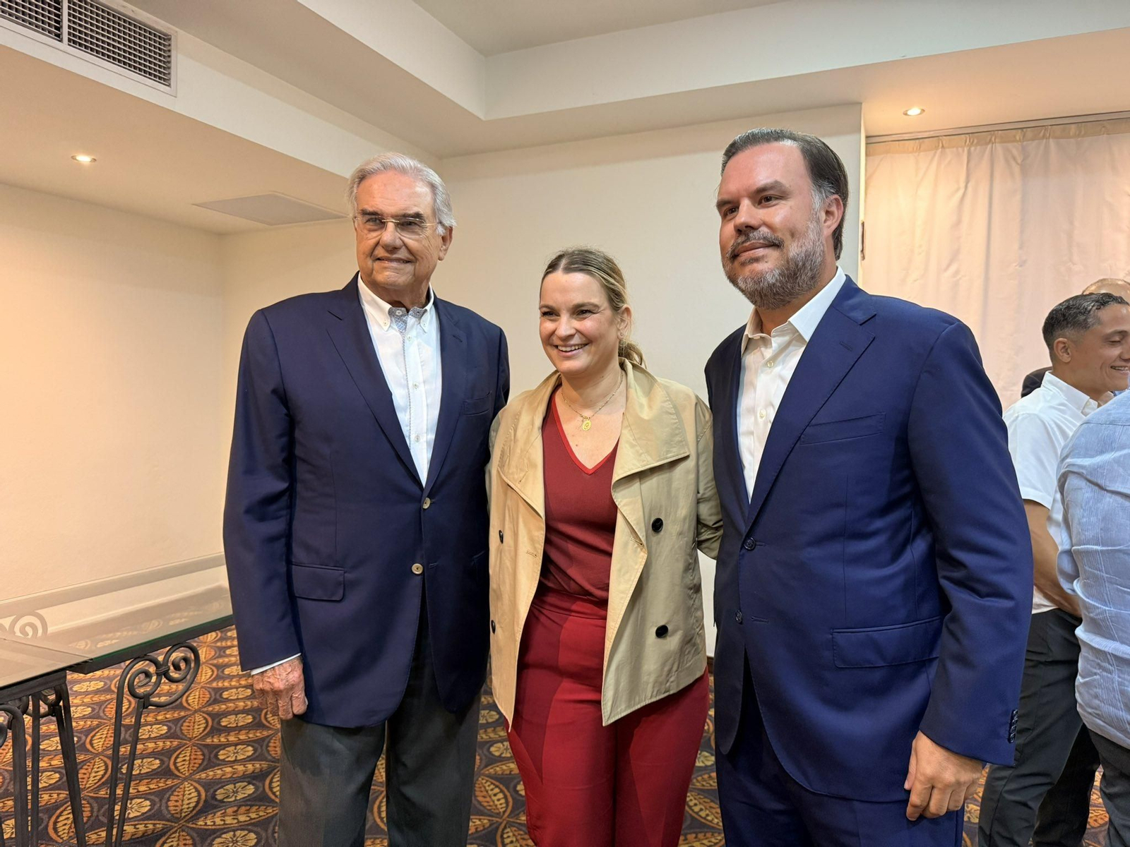 Prohens durante su encuentro con la colectividad