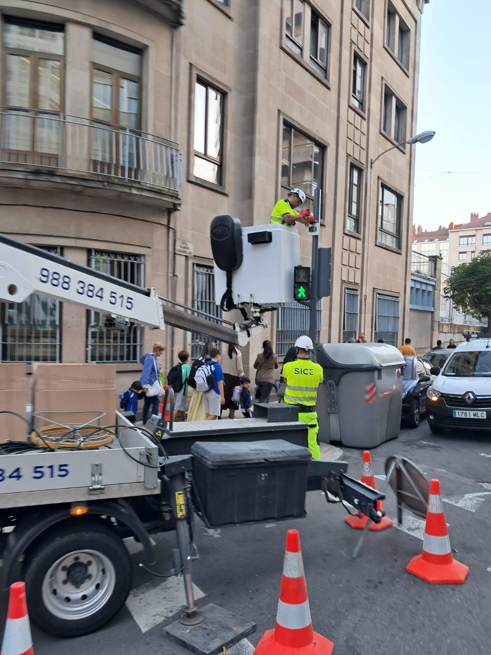 Instalación de más cámaras en Ramon Cabanillas.