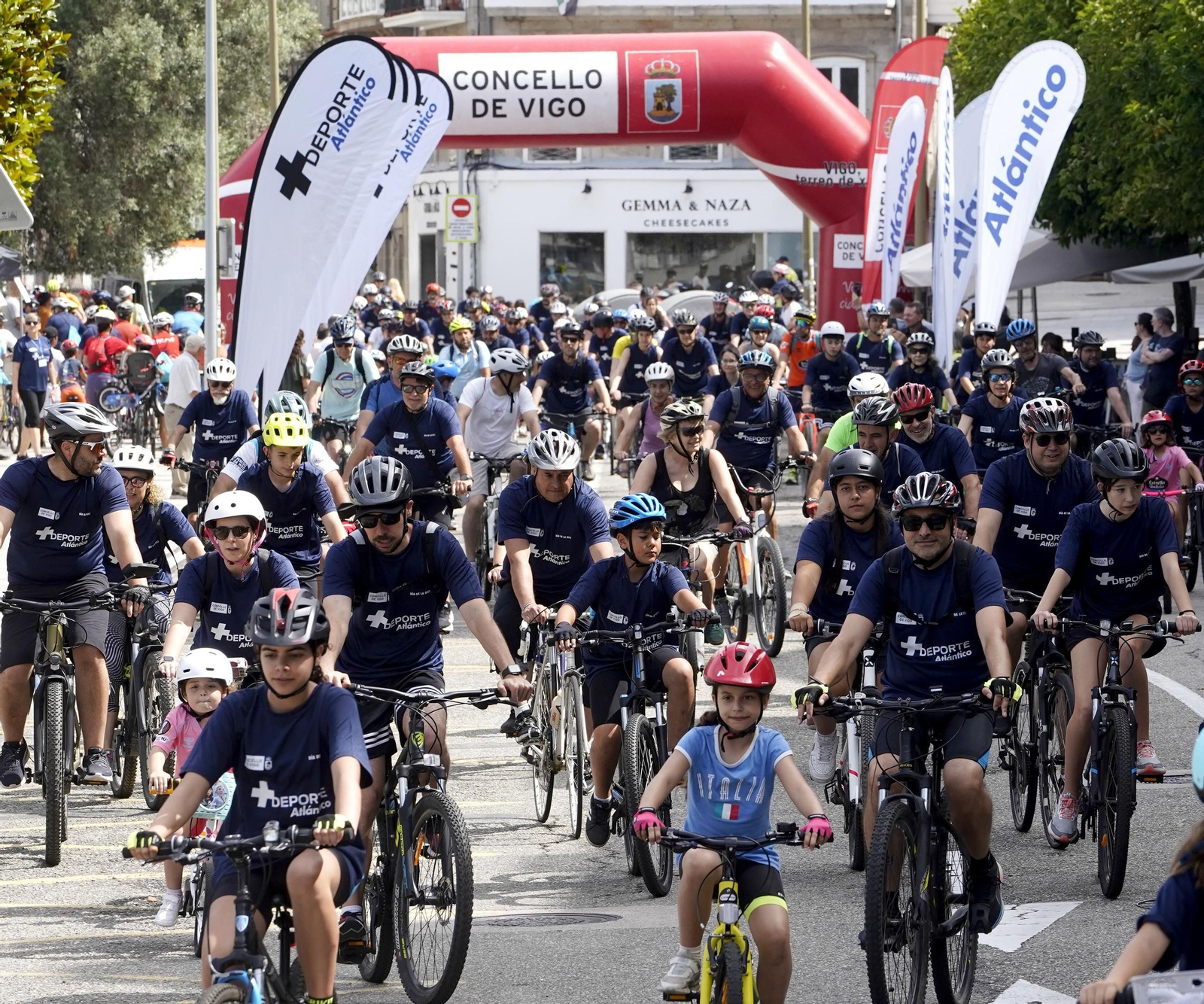 Galería | El ciclismo toma Vigo con la primera edición del Día de la Bici de Atlántico