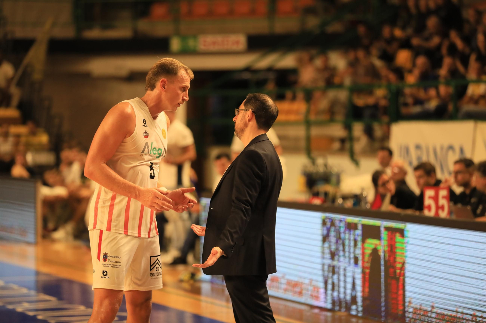Galería | El Pazo y el COB sufren la primera derrota de la temporada ante el Cantabria