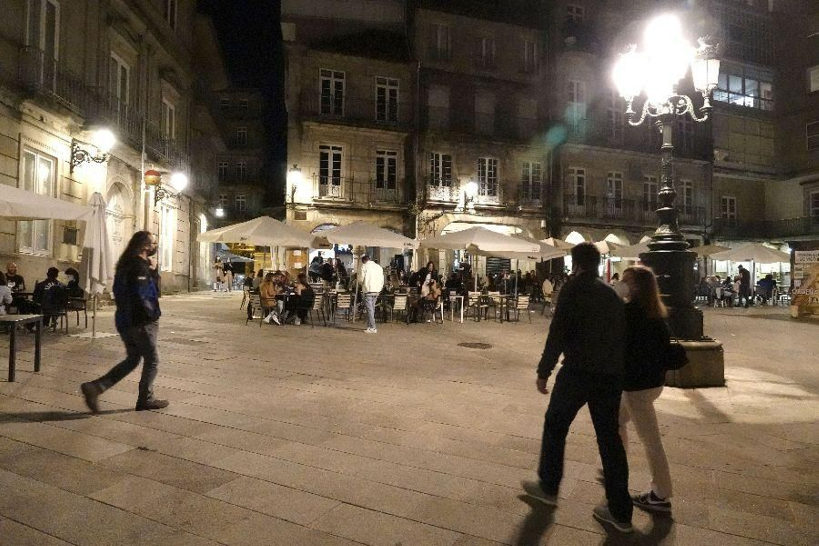 Primera noche sin estado de alarma en Vigo _ Vicente 31