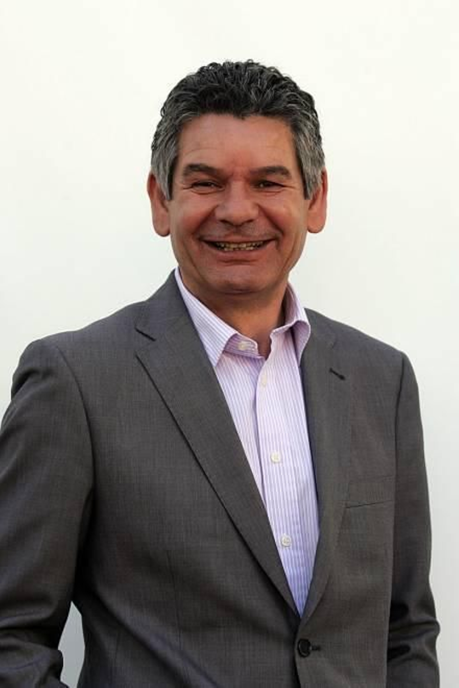 PSOE, Santos Héctor, Durante 14 años fue secretario comarcal de UGT. Primeros pasos en el comité de empresa de El Corte Inglés.
