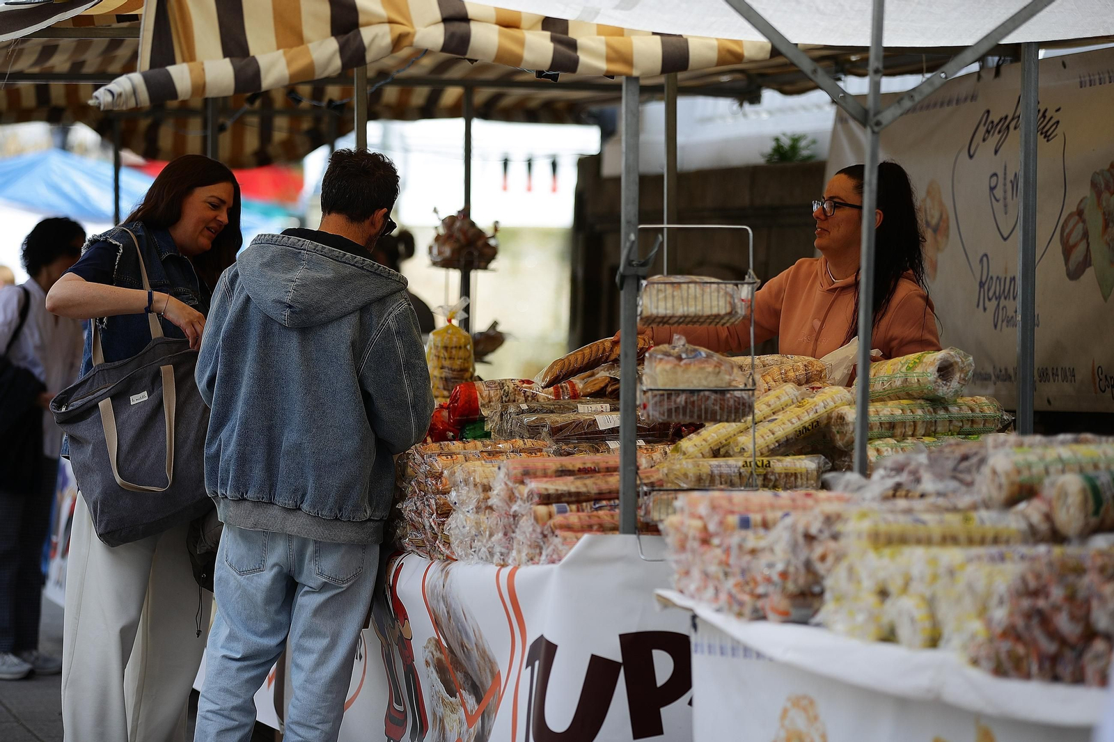 Galería | Las rosquillas protagonizan la fiesta de San Lázaro