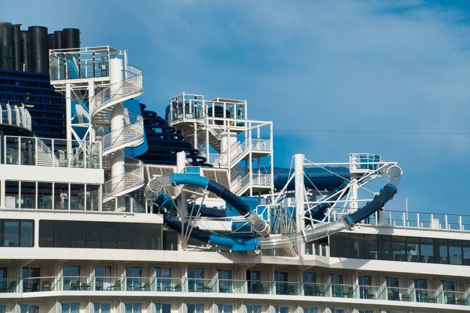 Galería | Una ruta trasatlántica llega a Vigo con 5.000 viajeros